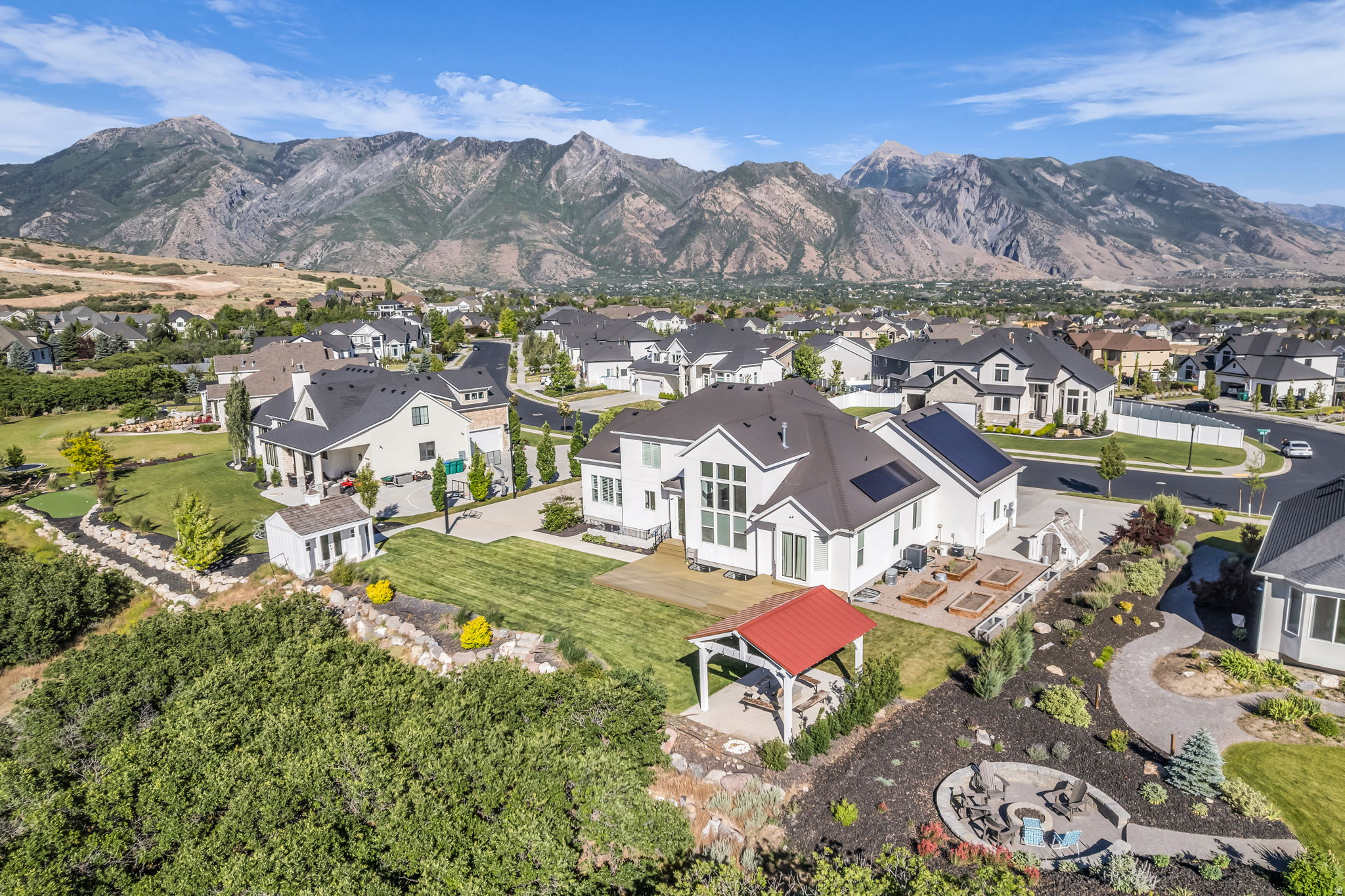 BEACON HILL THE HIGHLANDS - Residential