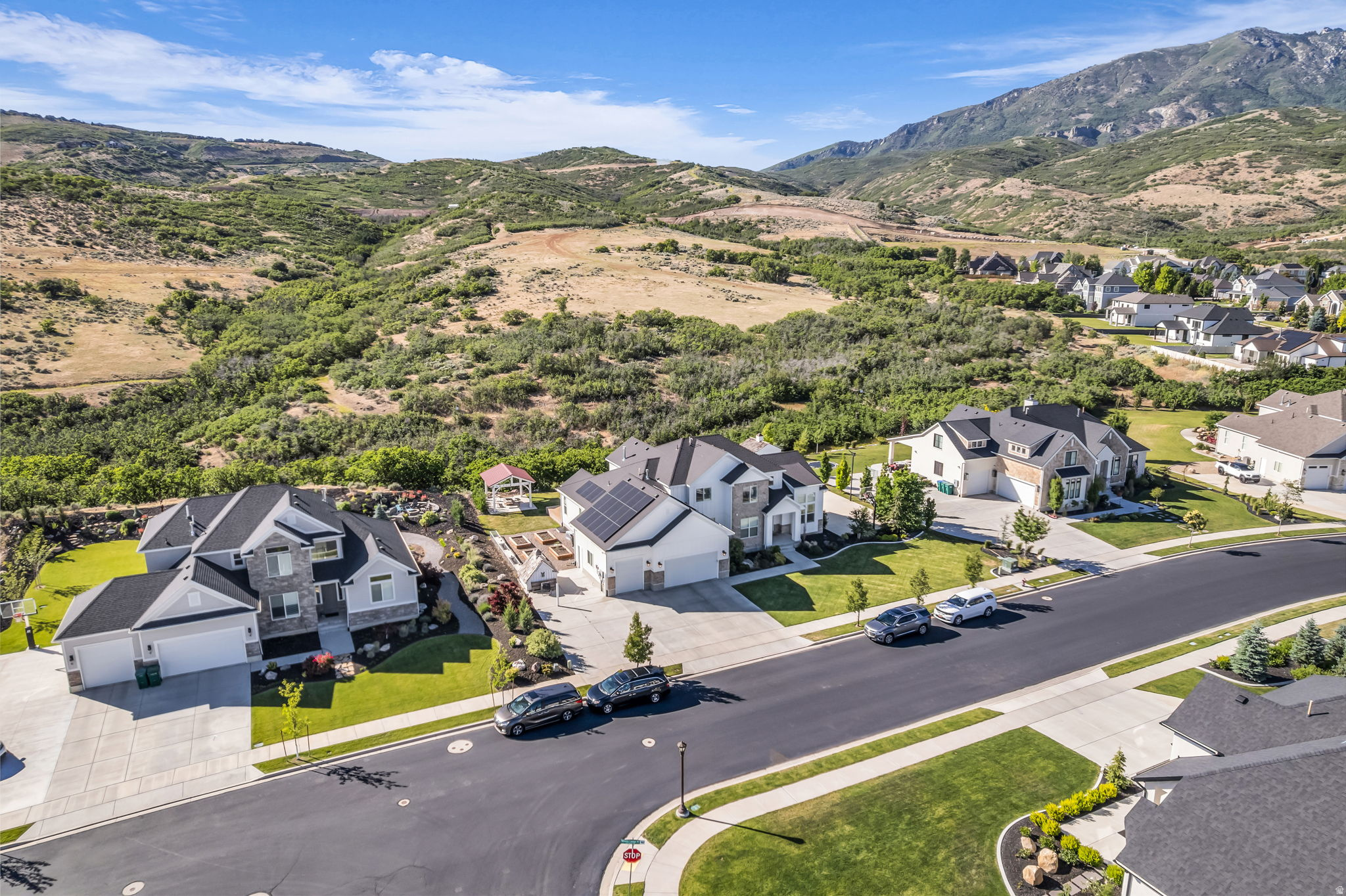 BEACON HILL THE HIGHLANDS - Residential