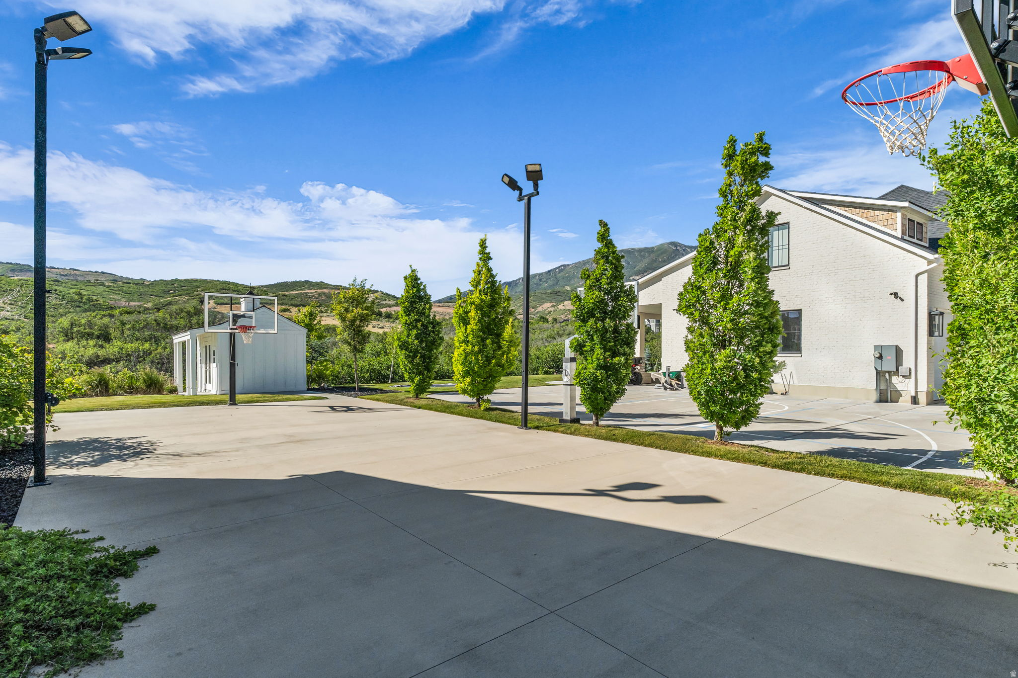 BEACON HILL THE HIGHLANDS - Residential