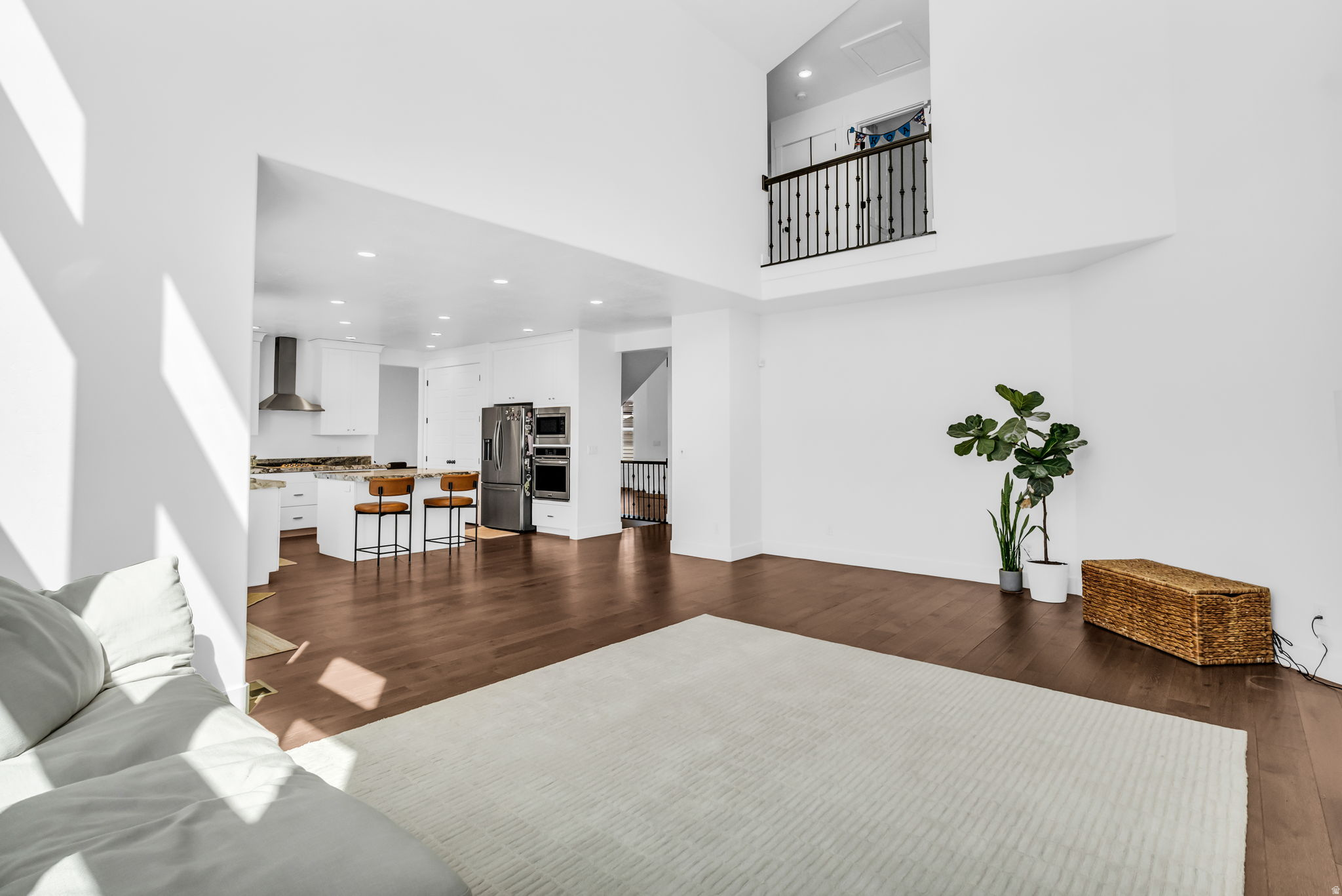 BEACON HILL THE HIGHLANDS - Residential
