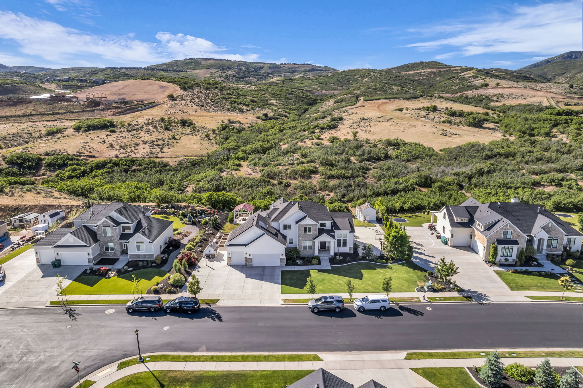 BEACON HILL THE HIGHLANDS - Residential