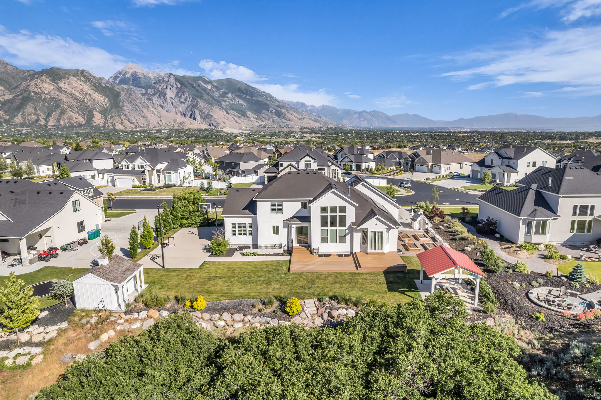BEACON HILL THE HIGHLANDS - Residential