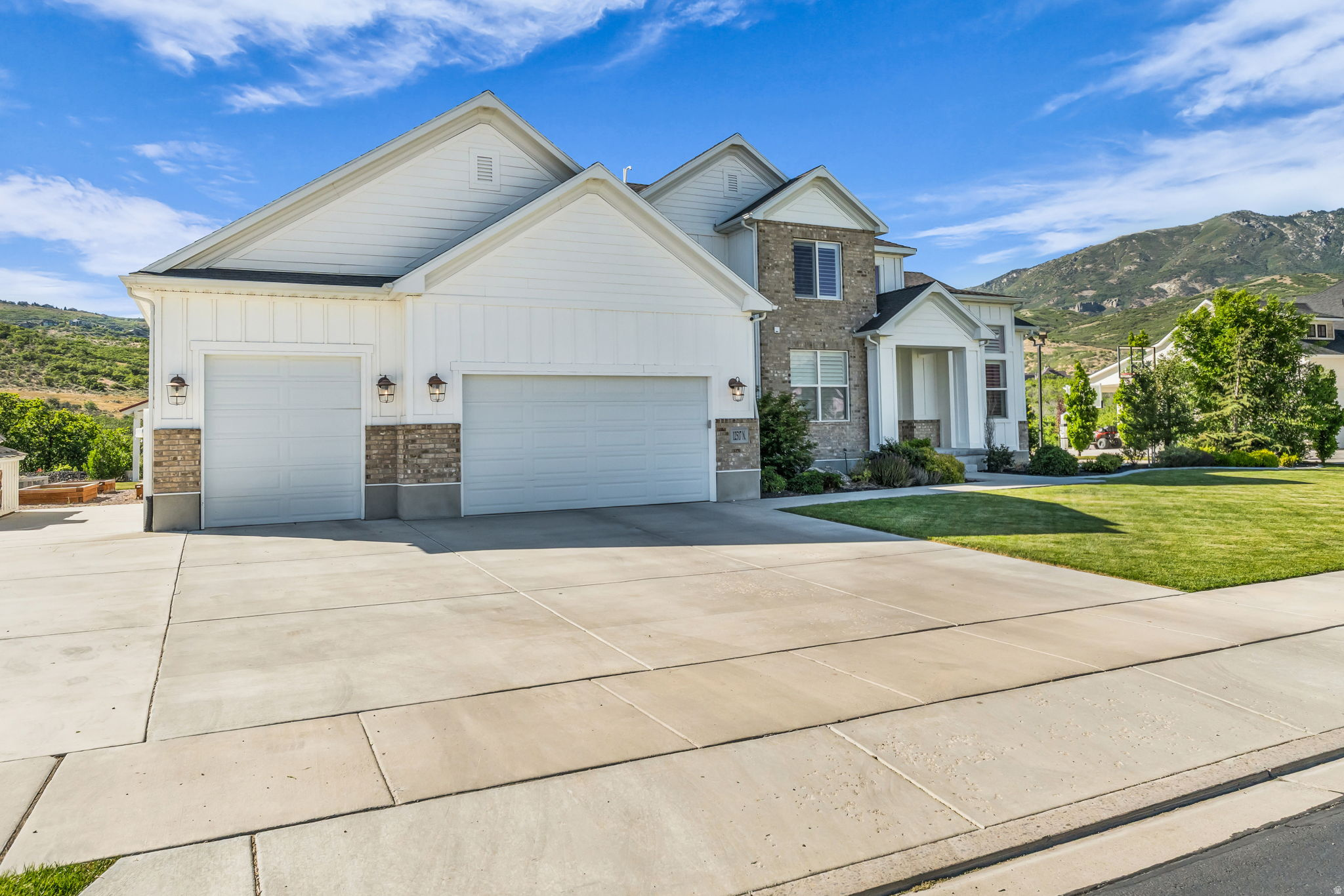 BEACON HILL THE HIGHLANDS - Residential
