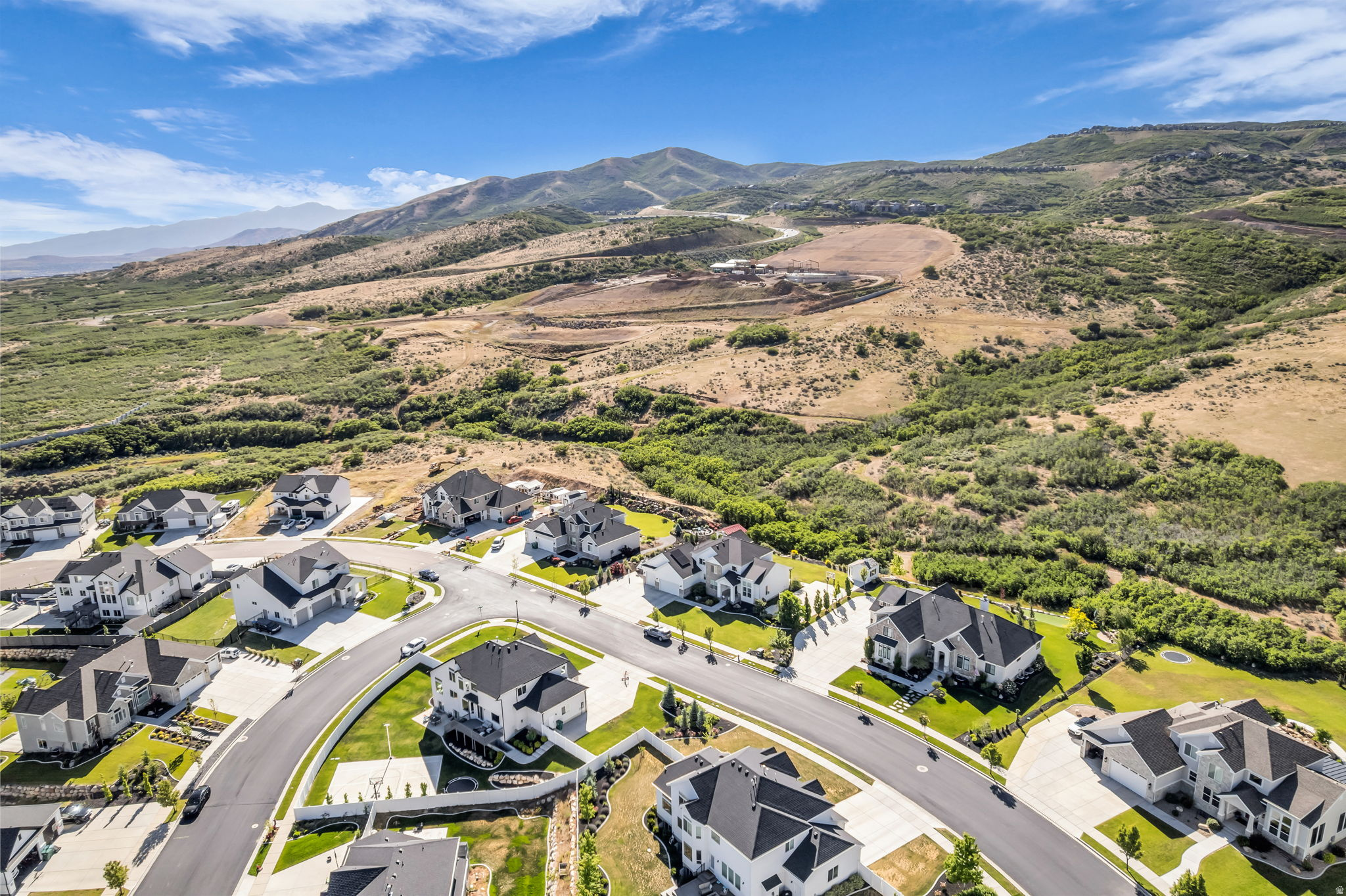 BEACON HILL THE HIGHLANDS - Residential
