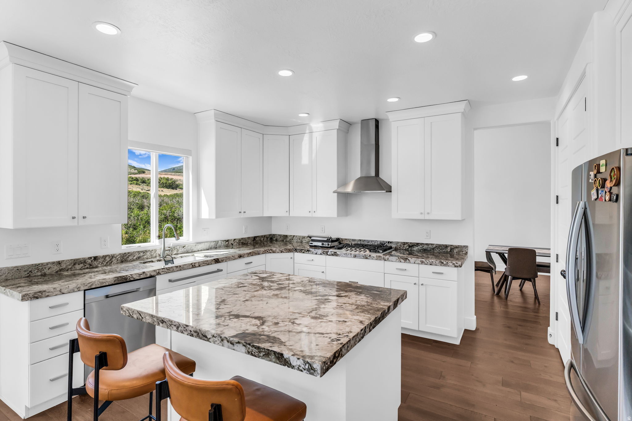 BEACON HILL THE HIGHLANDS - Residential