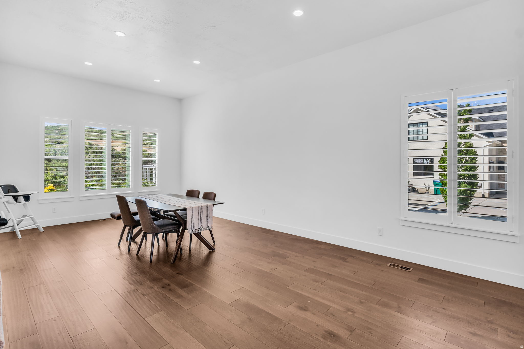 BEACON HILL THE HIGHLANDS - Residential