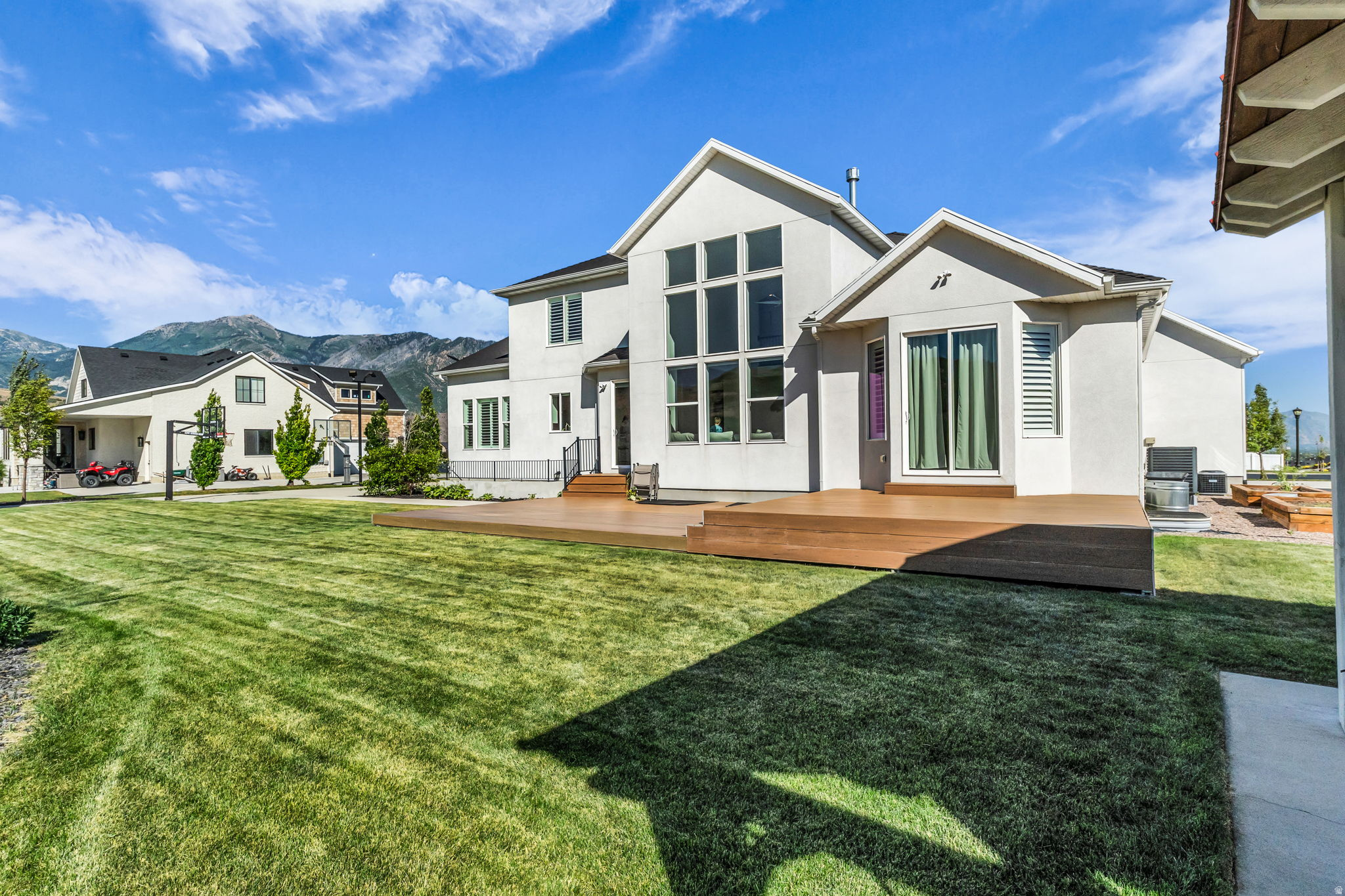 BEACON HILL THE HIGHLANDS - Residential