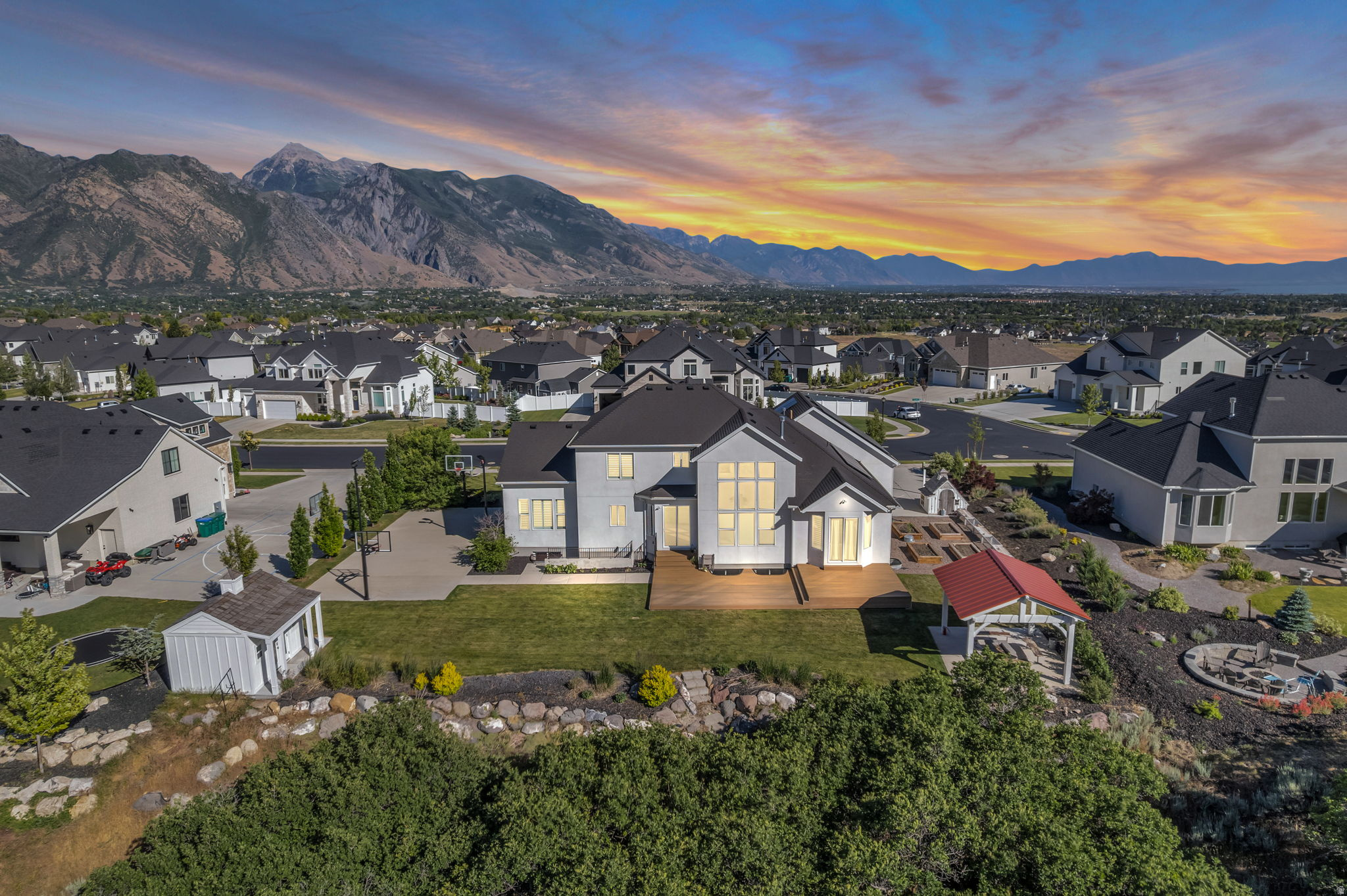 BEACON HILL THE HIGHLANDS - Residential