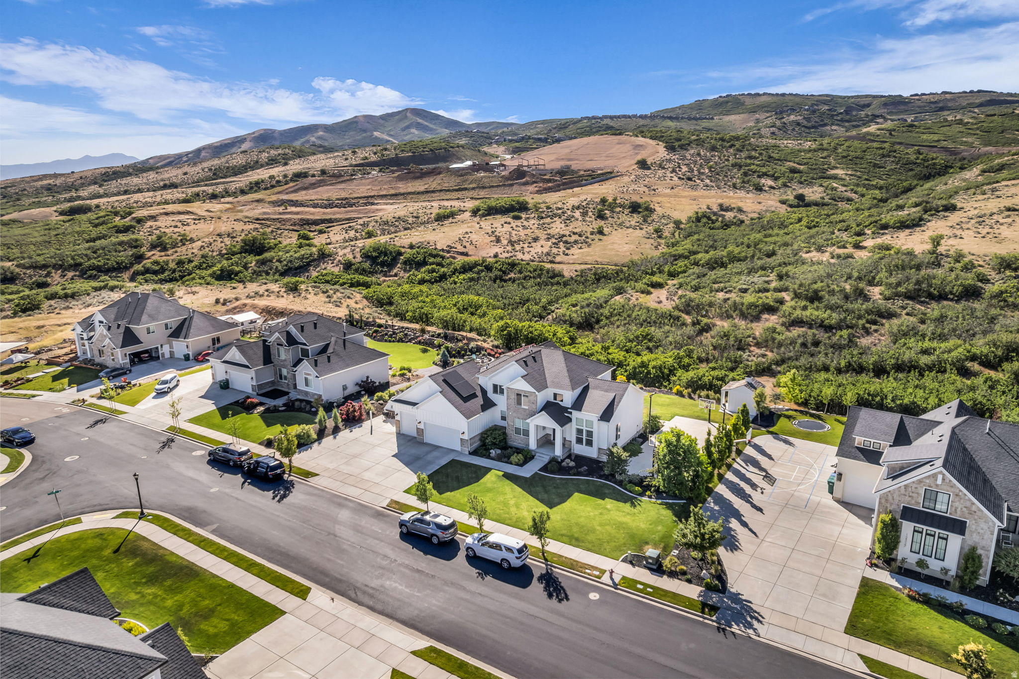 BEACON HILL THE HIGHLANDS - Residential