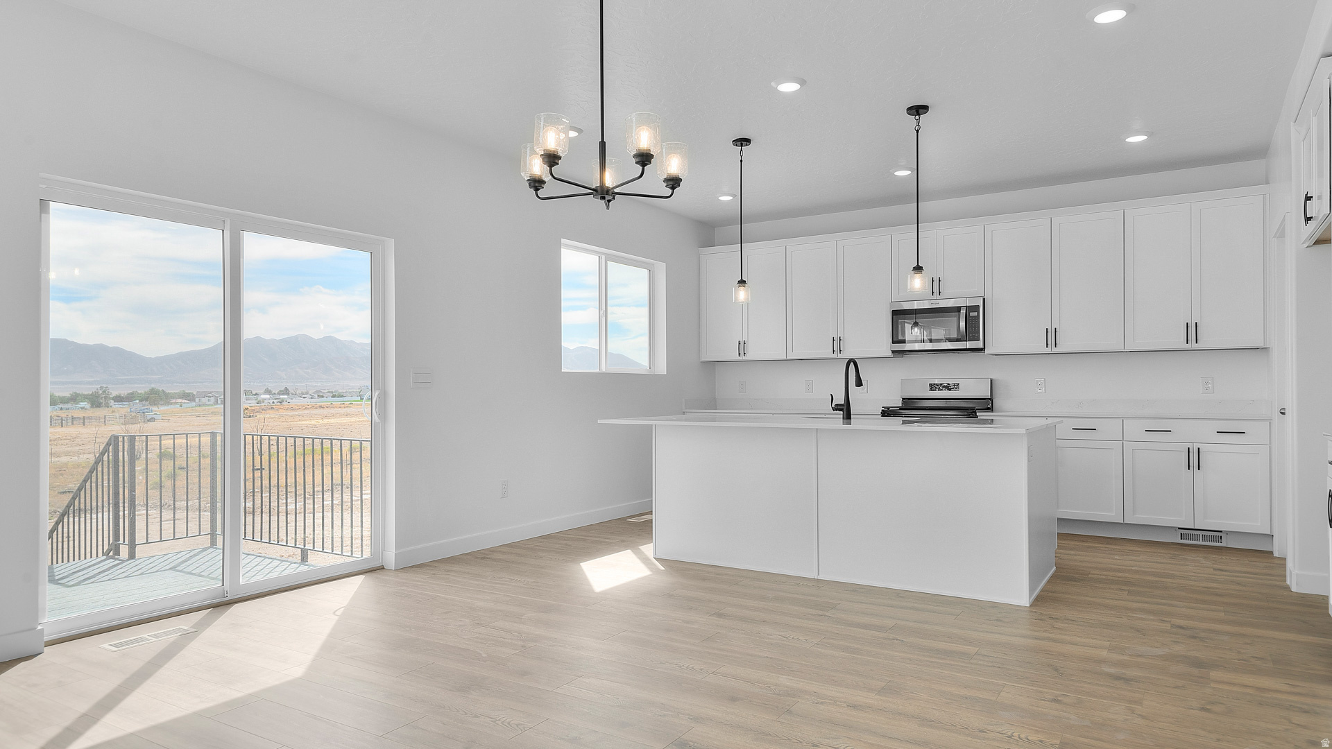 THE MAJORS - Residential