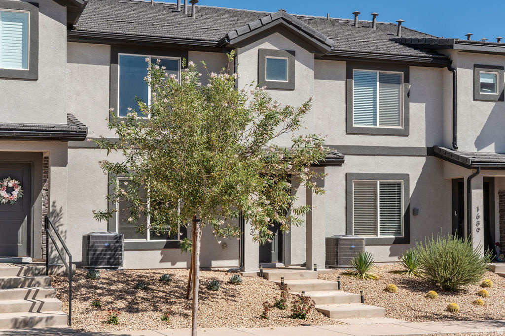 HOODOO HOLLOW AT LONG VALLEY 1 - Residential