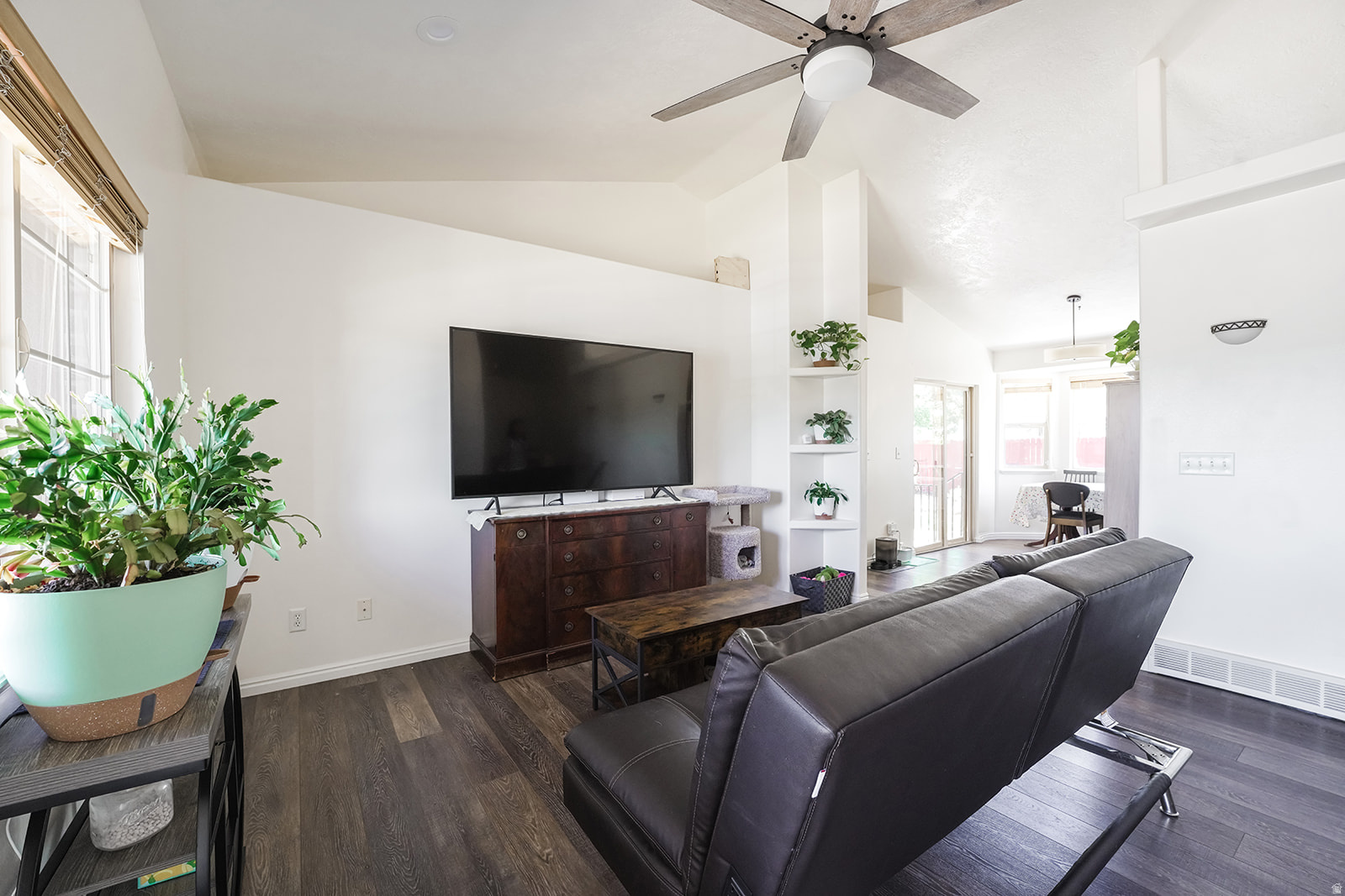 CARSON MEADOWS - Residential