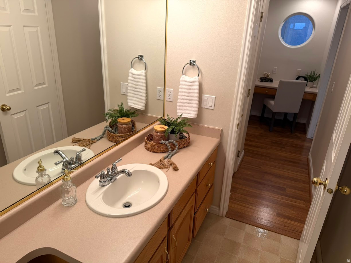 SILVERCREEK TOWNHOMES - Residential