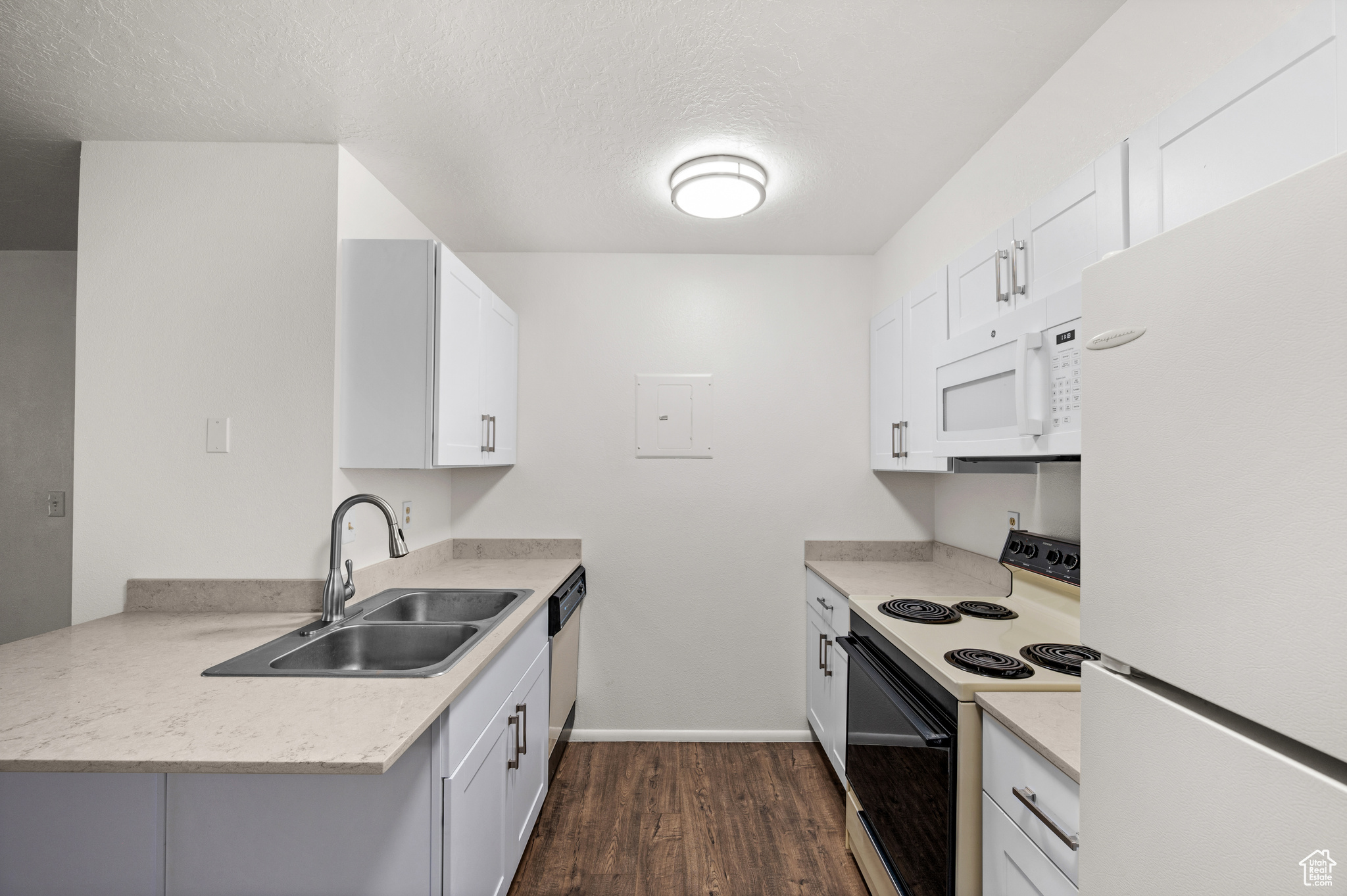 WATERSIDE - Residential
