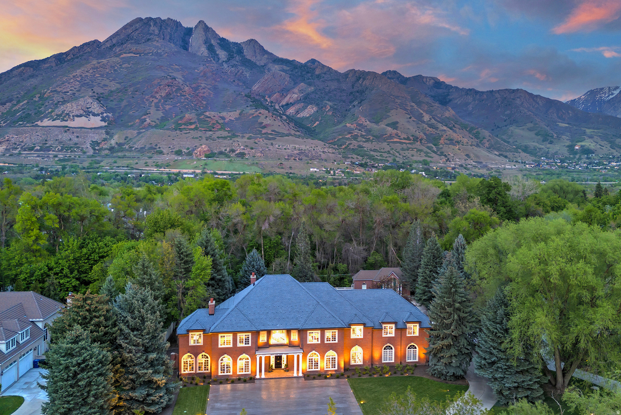 WALKER WOODS - Residential