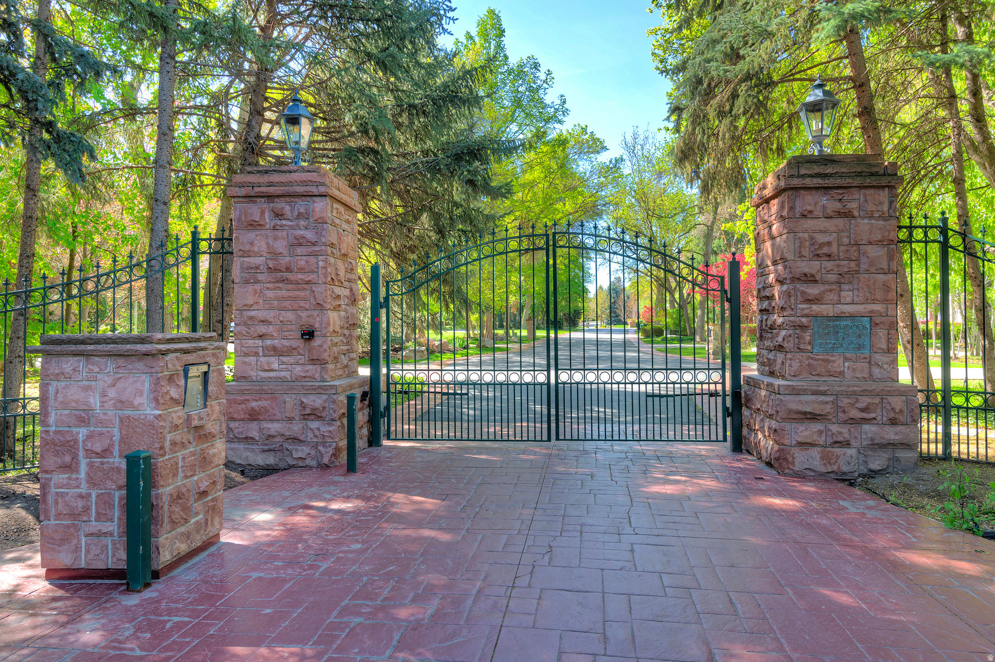WALKER WOODS - Residential