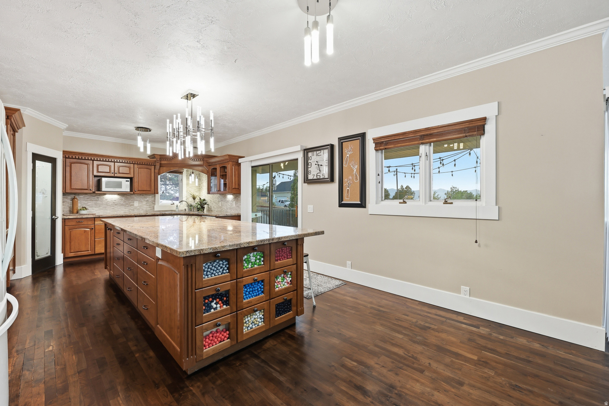 DIMPLE DELL RANCHETTES - Residential