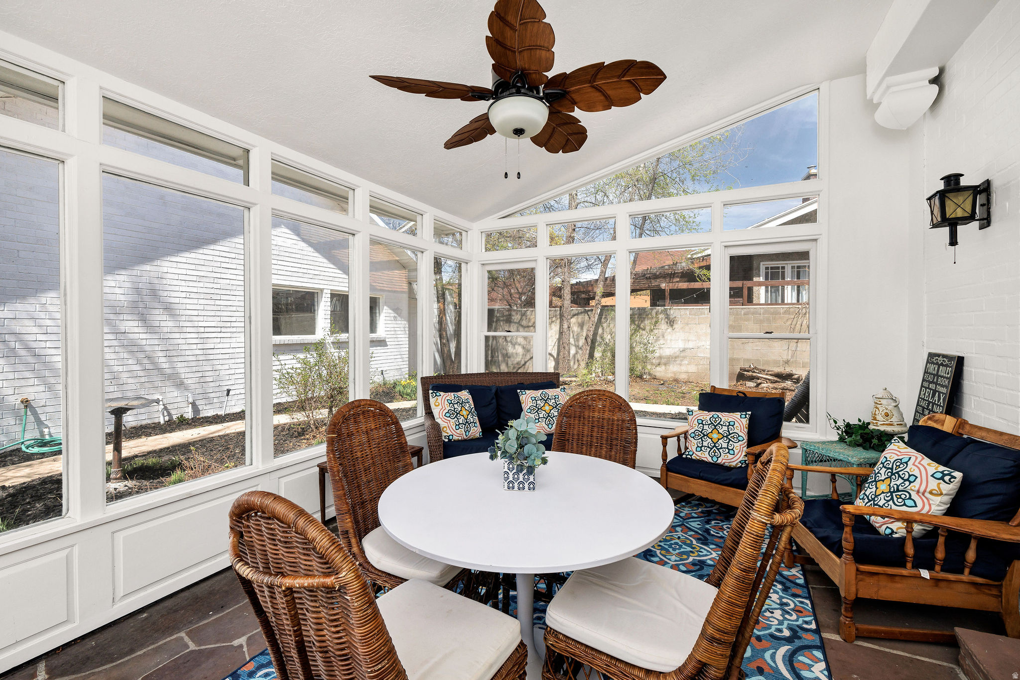 TEMPLE VIEW - Residential