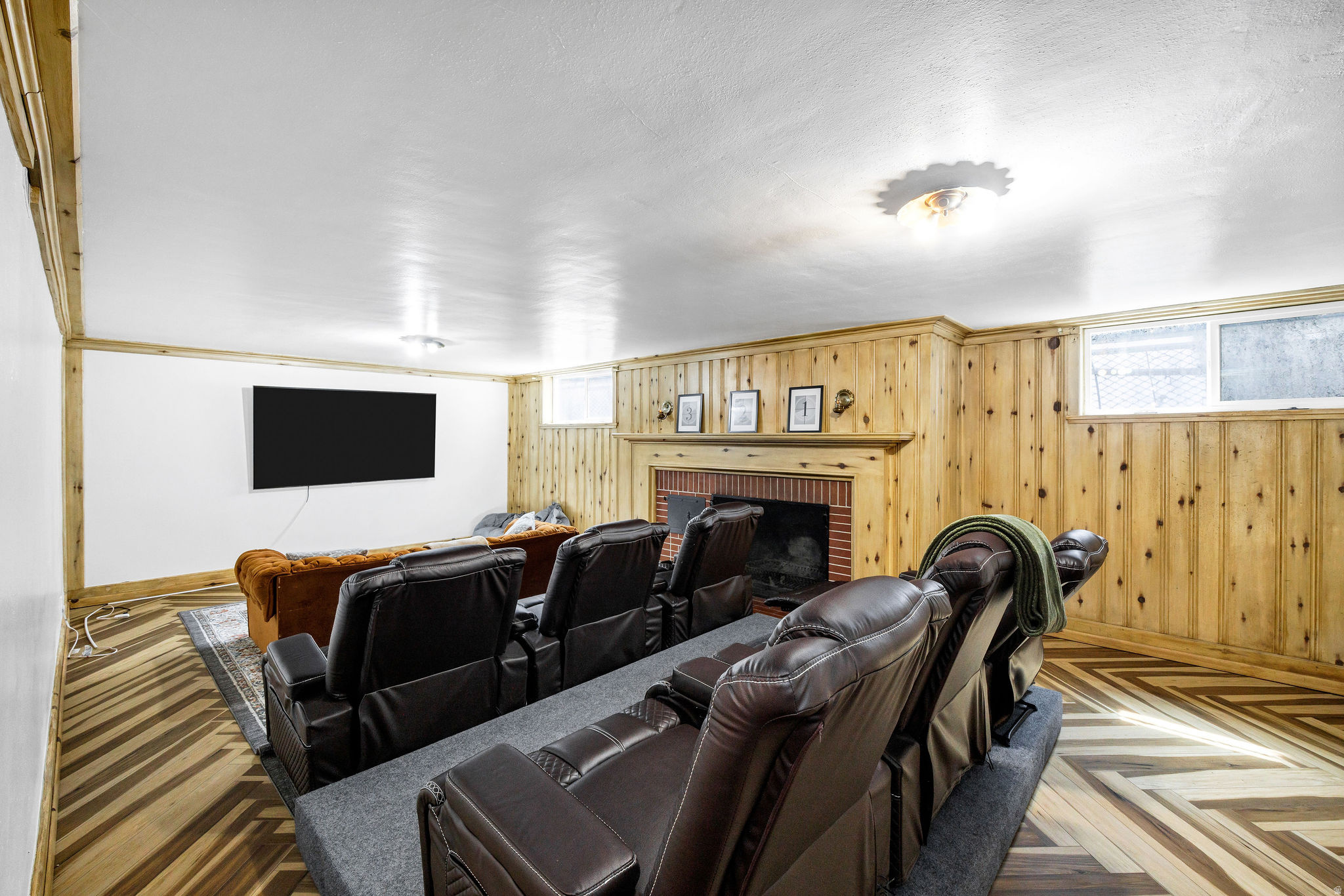 TEMPLE VIEW - Residential