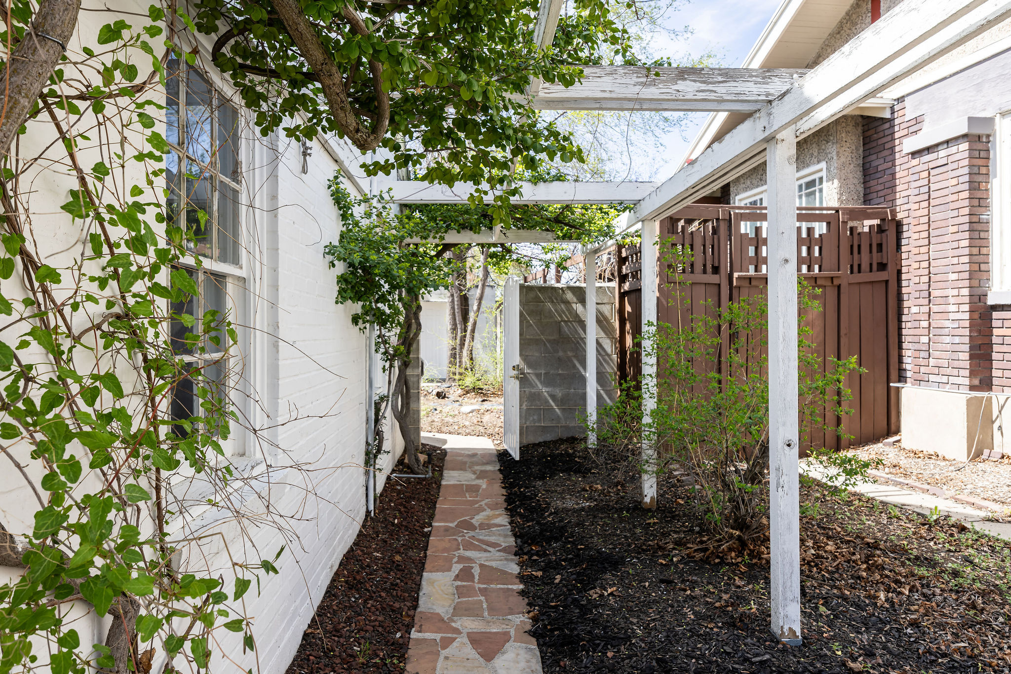 TEMPLE VIEW - Residential