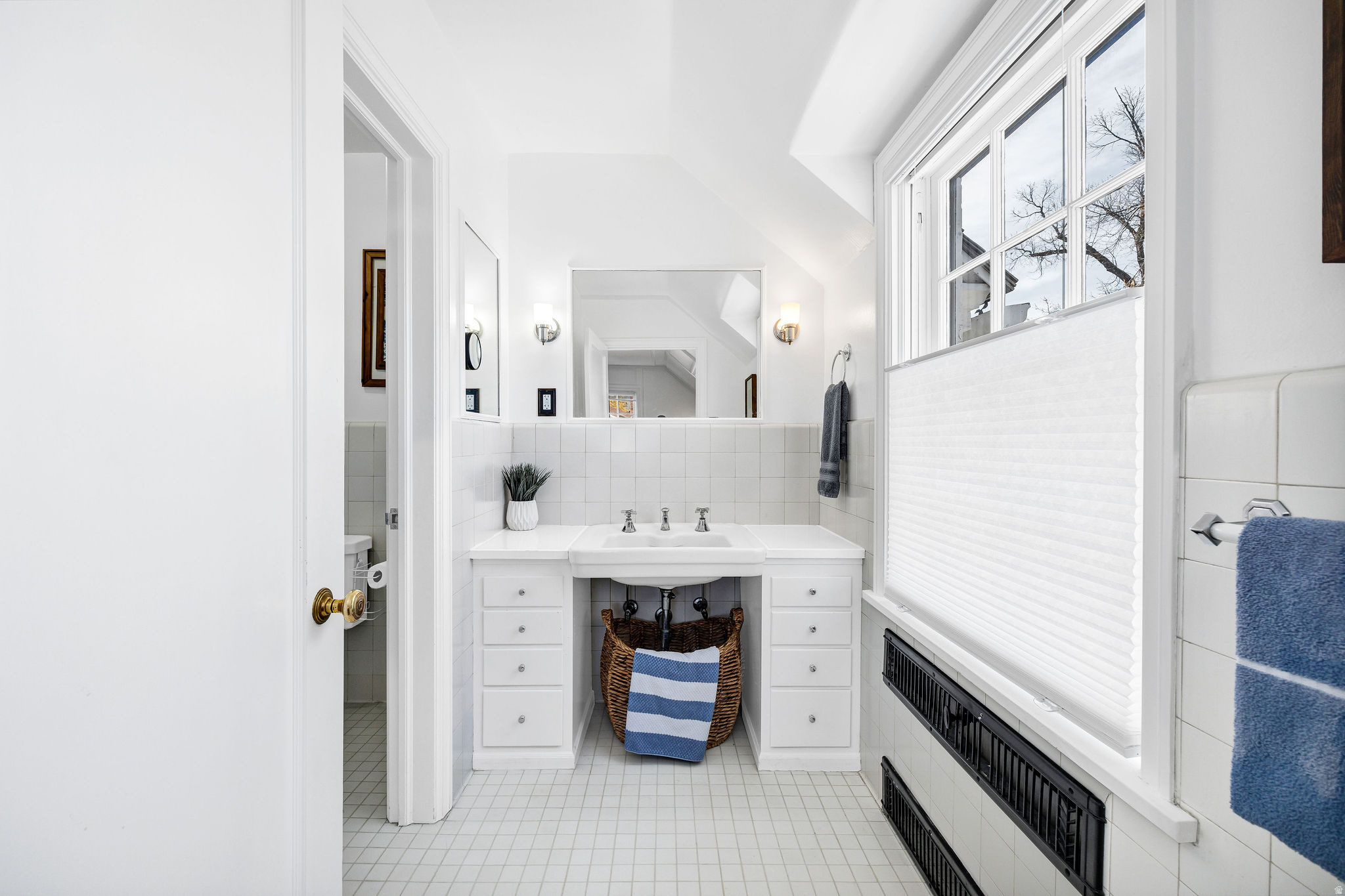 TEMPLE VIEW - Residential