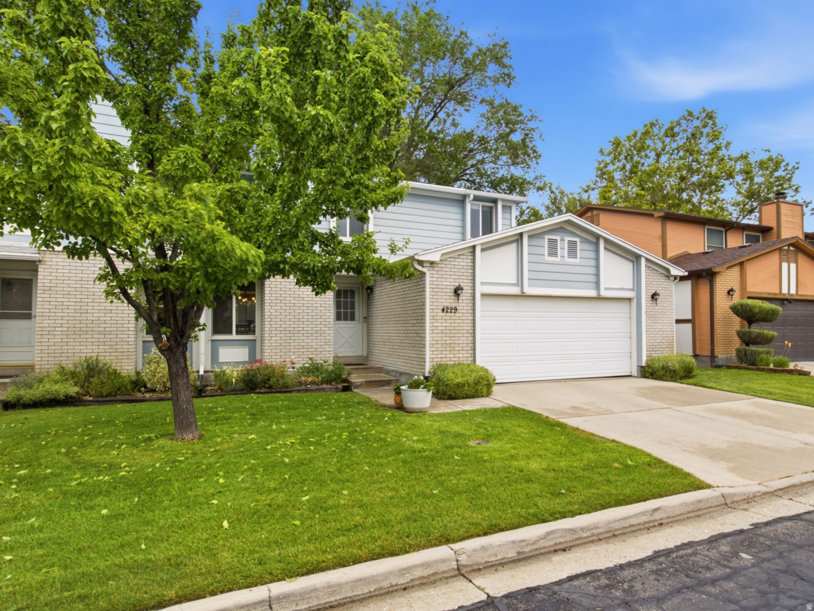 BARRINGTON PARK - Residential