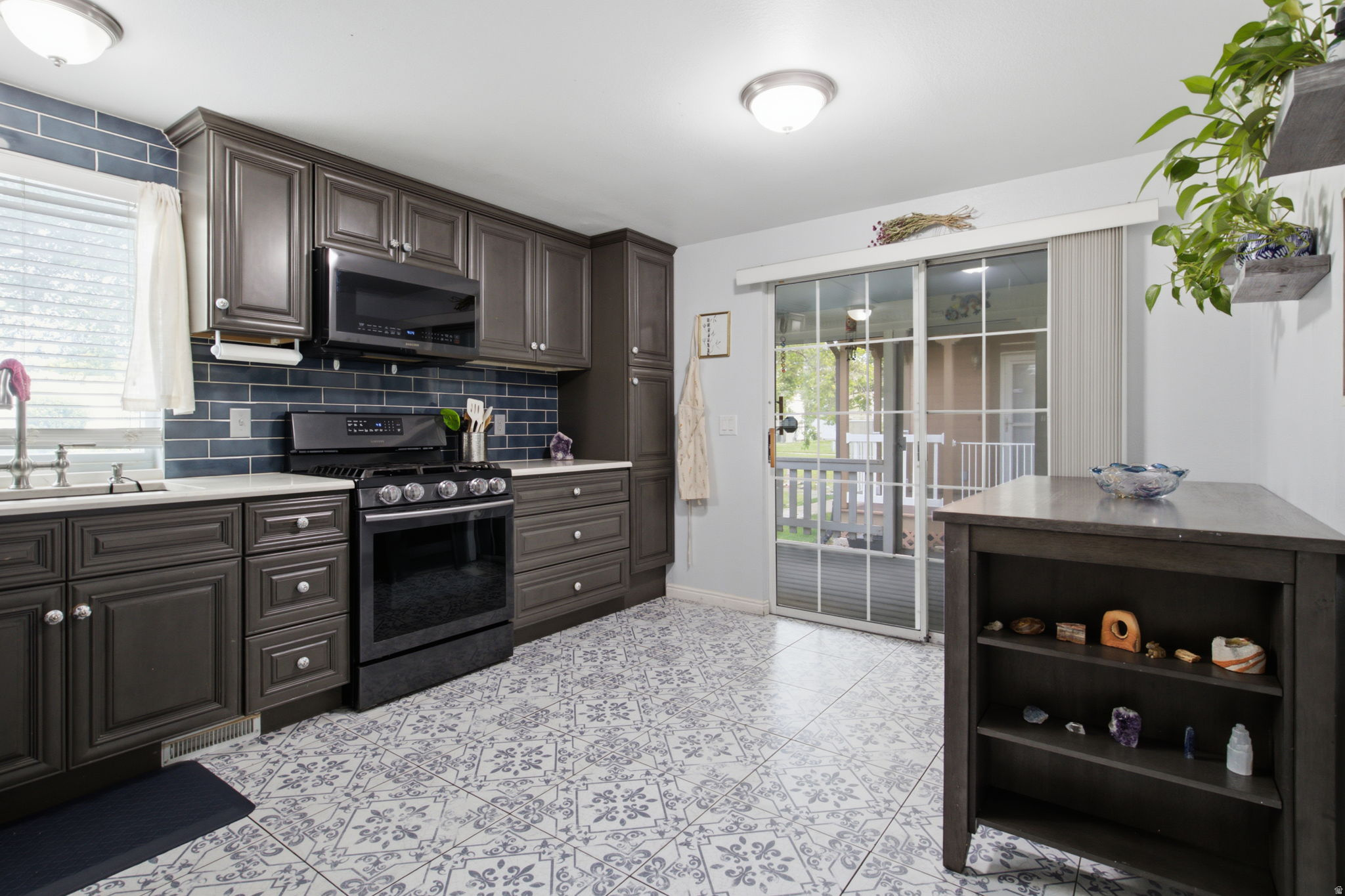 BARRINGTON PARK - Residential