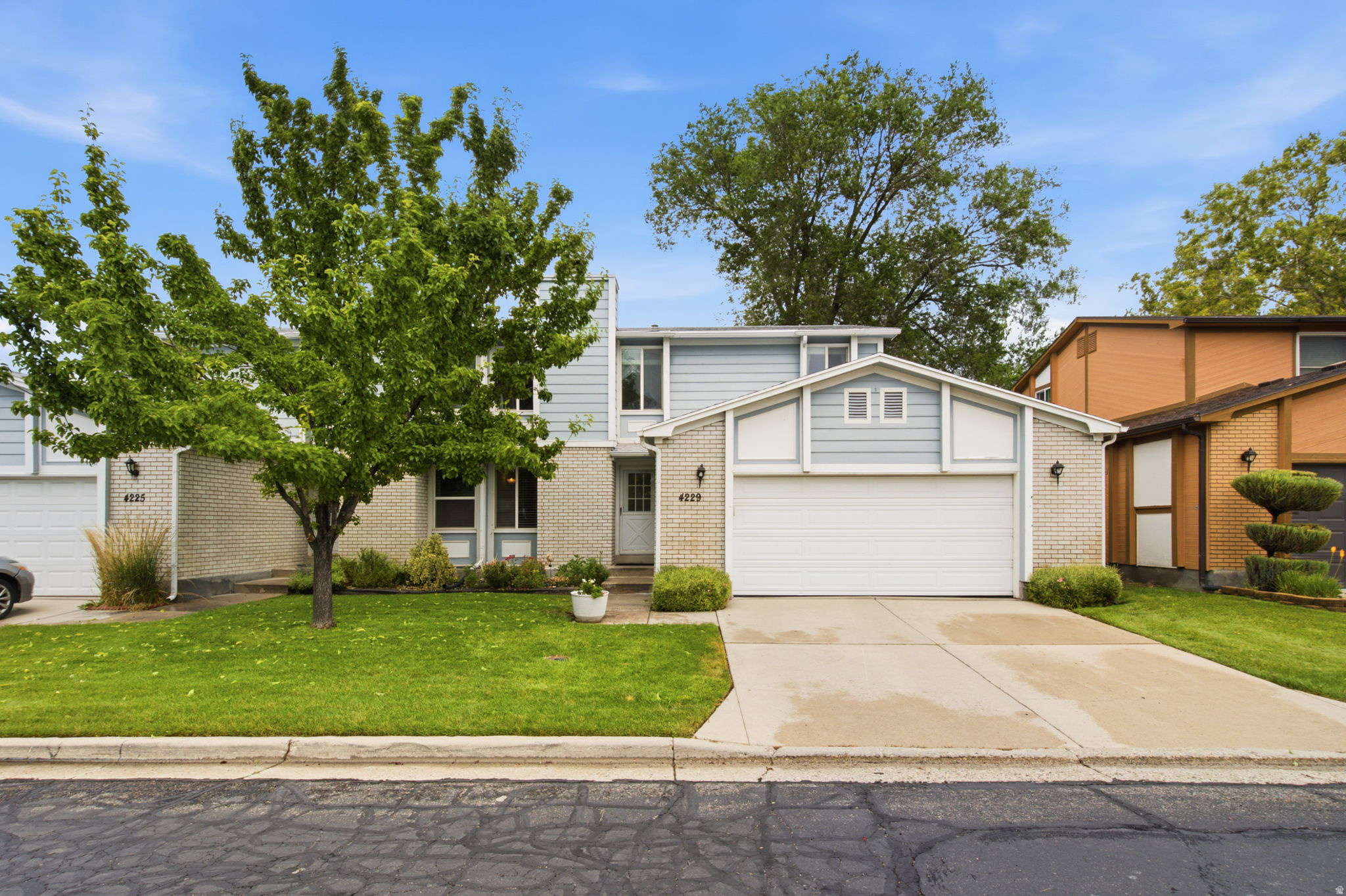BARRINGTON PARK - Residential