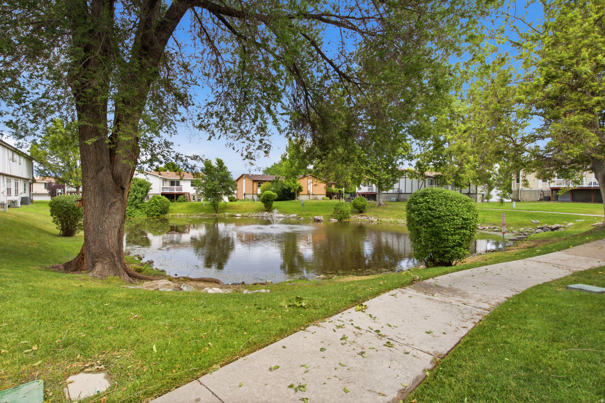 BARRINGTON PARK - Residential