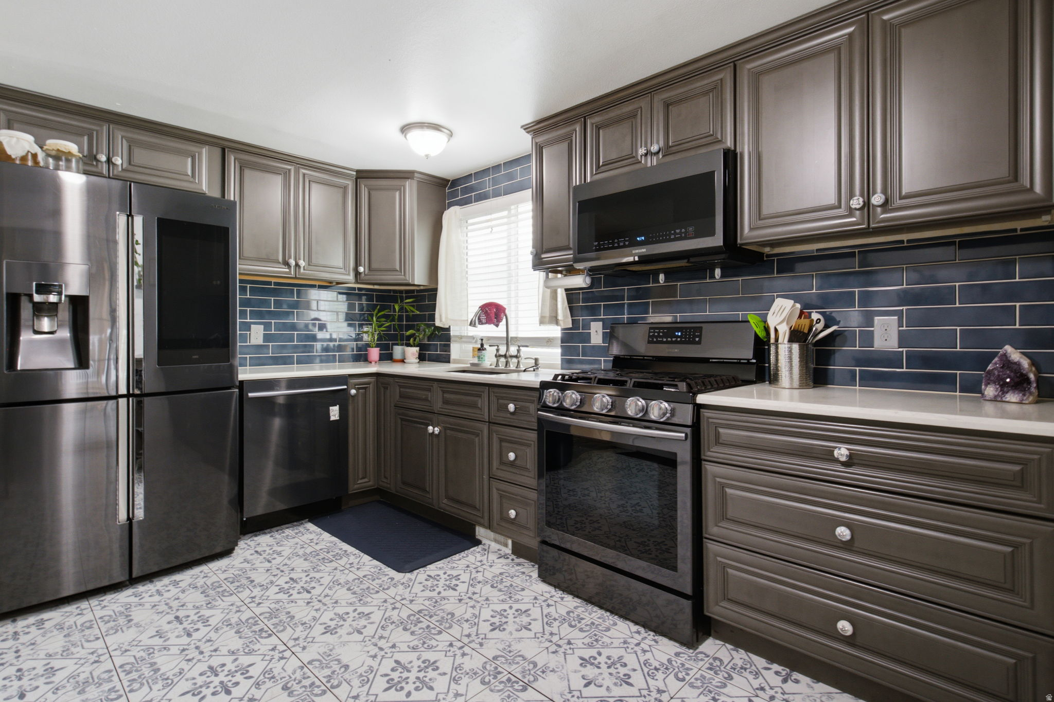 BARRINGTON PARK - Residential