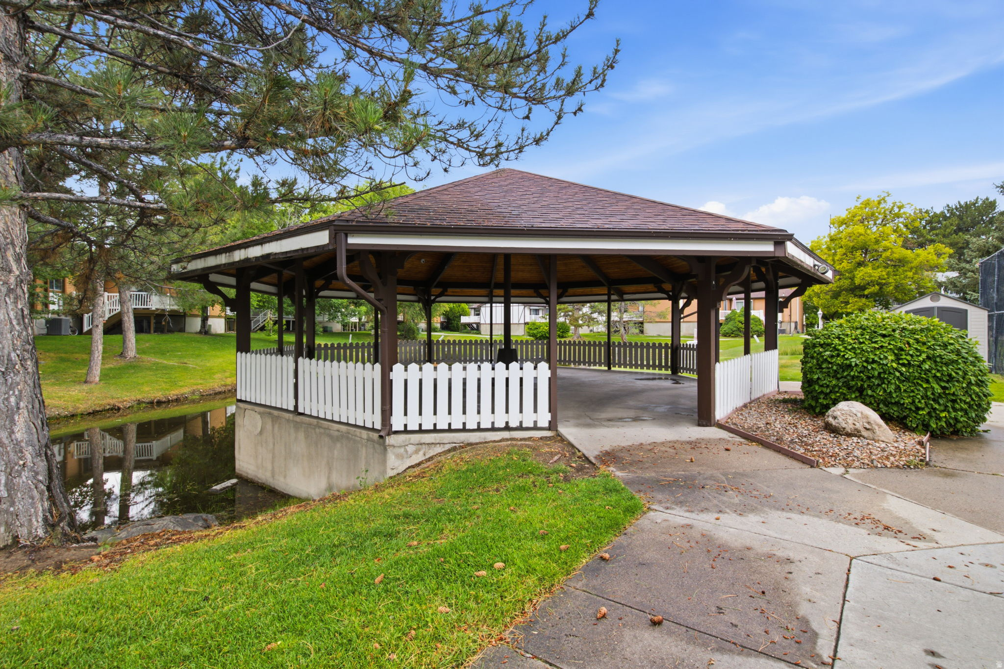 BARRINGTON PARK - Residential