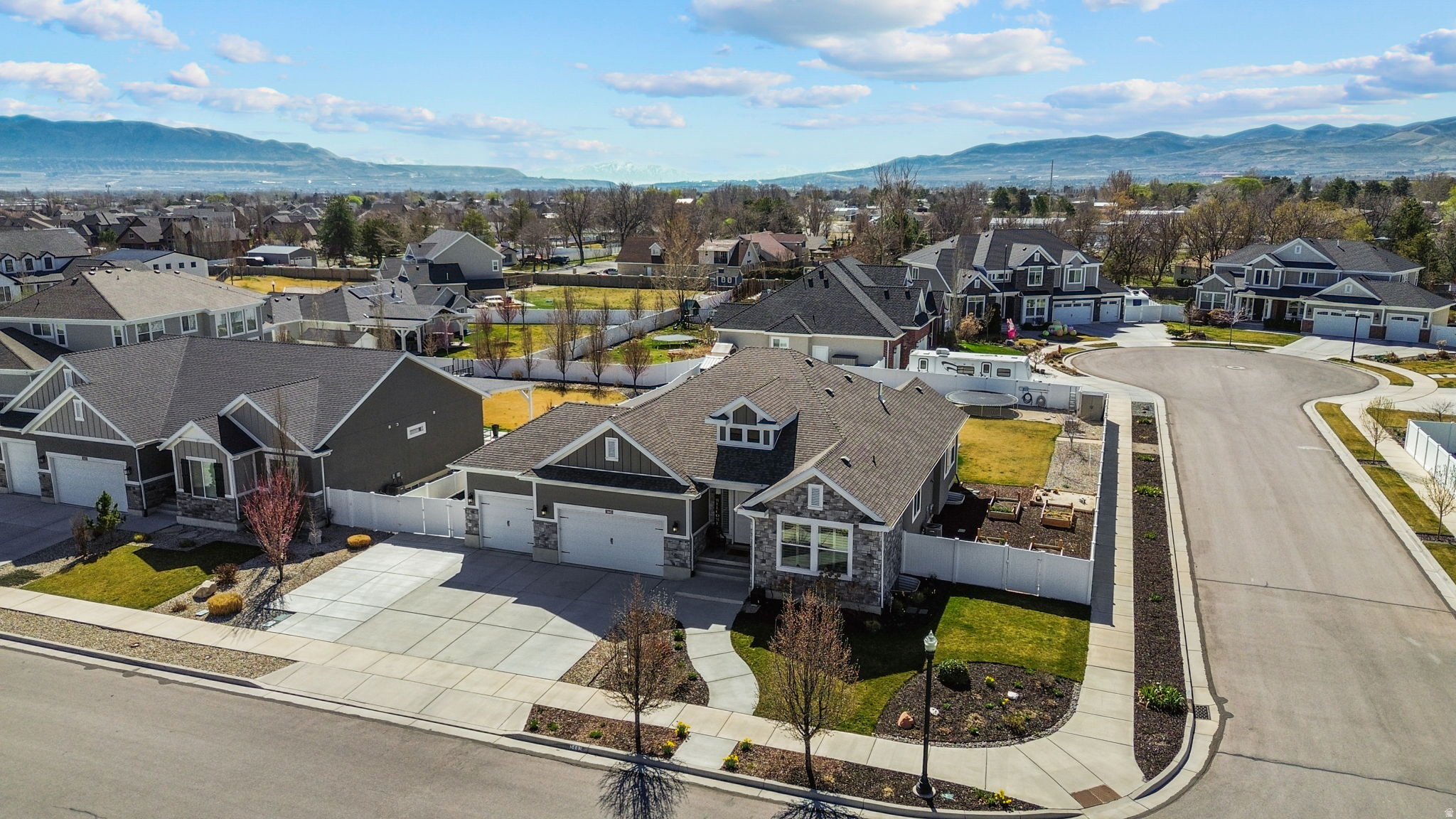 AUTUMNWOOD ESTATES - Residential