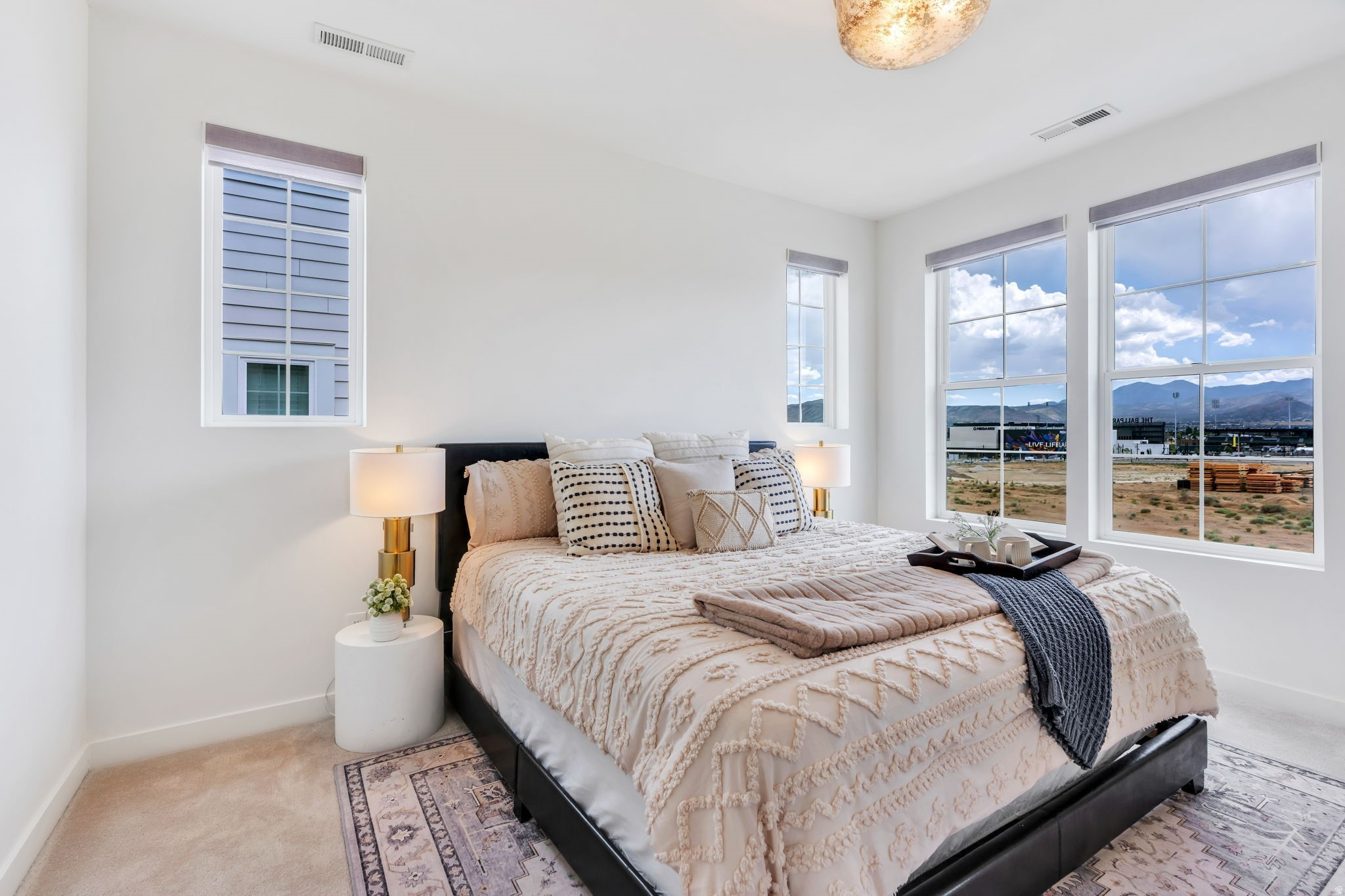 DAYBREAK - Residential