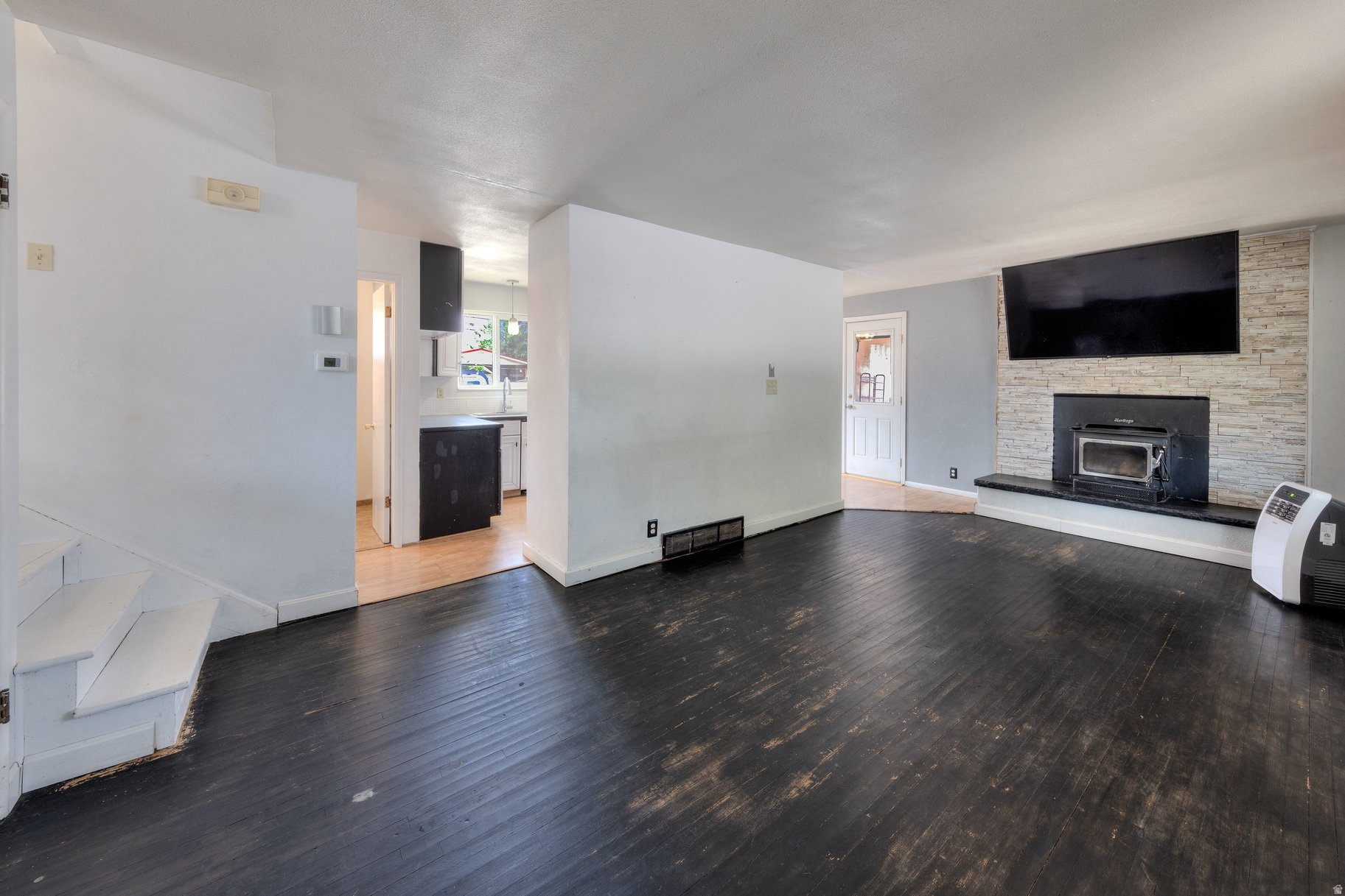 TAYLOR - Residential
