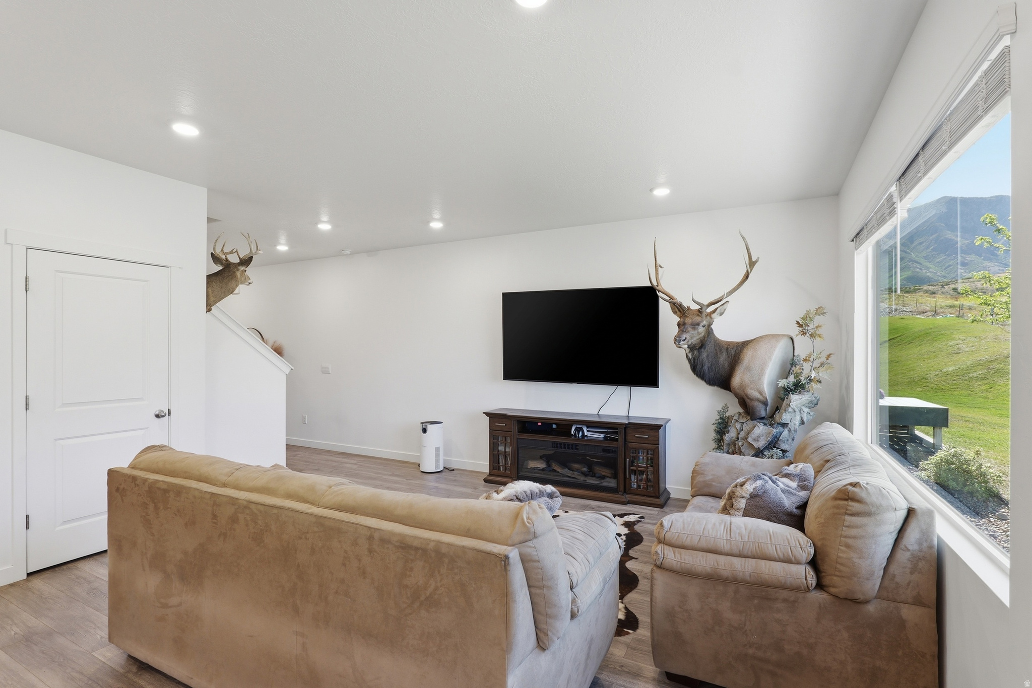 FOOTHILL VILLAGE - Residential