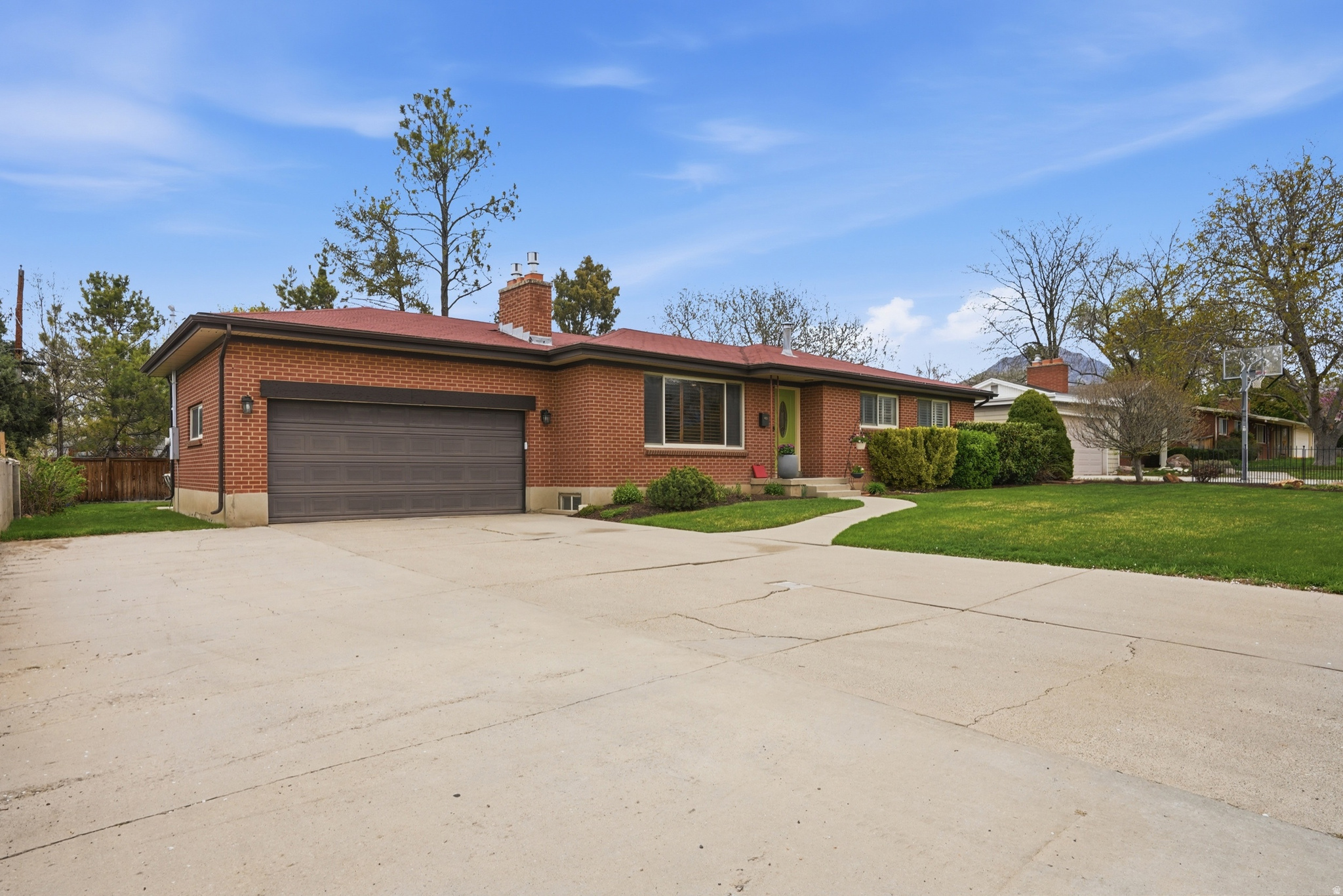 FULLER GARDENS - Residential