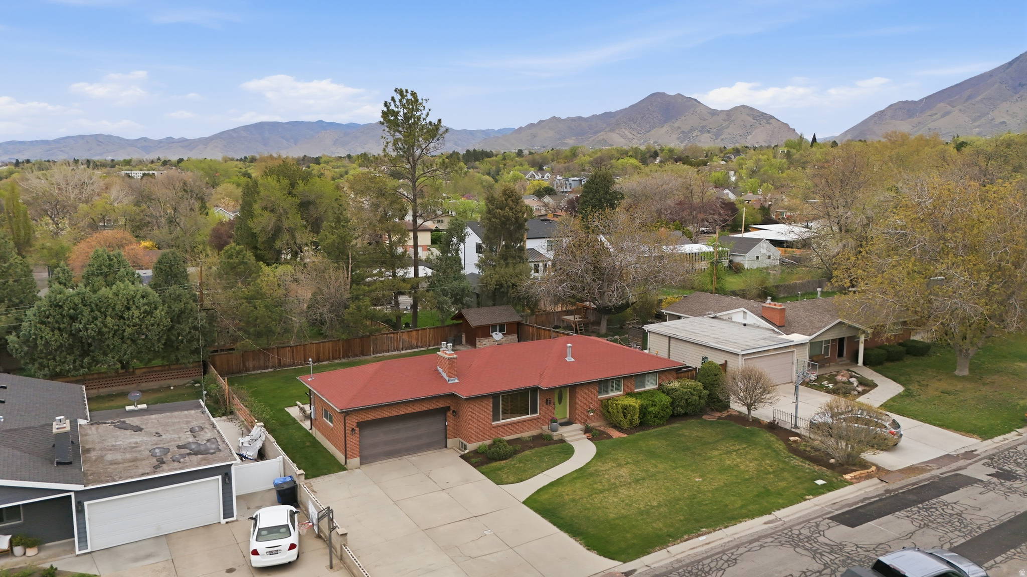 FULLER GARDENS - Residential