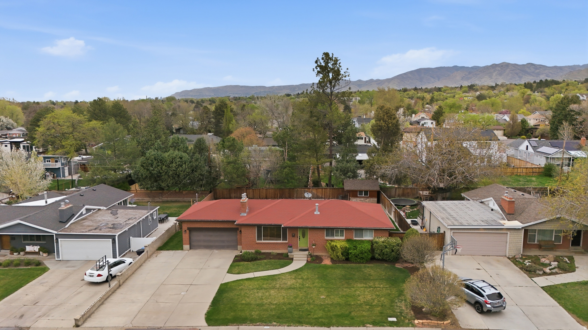 FULLER GARDENS - Residential