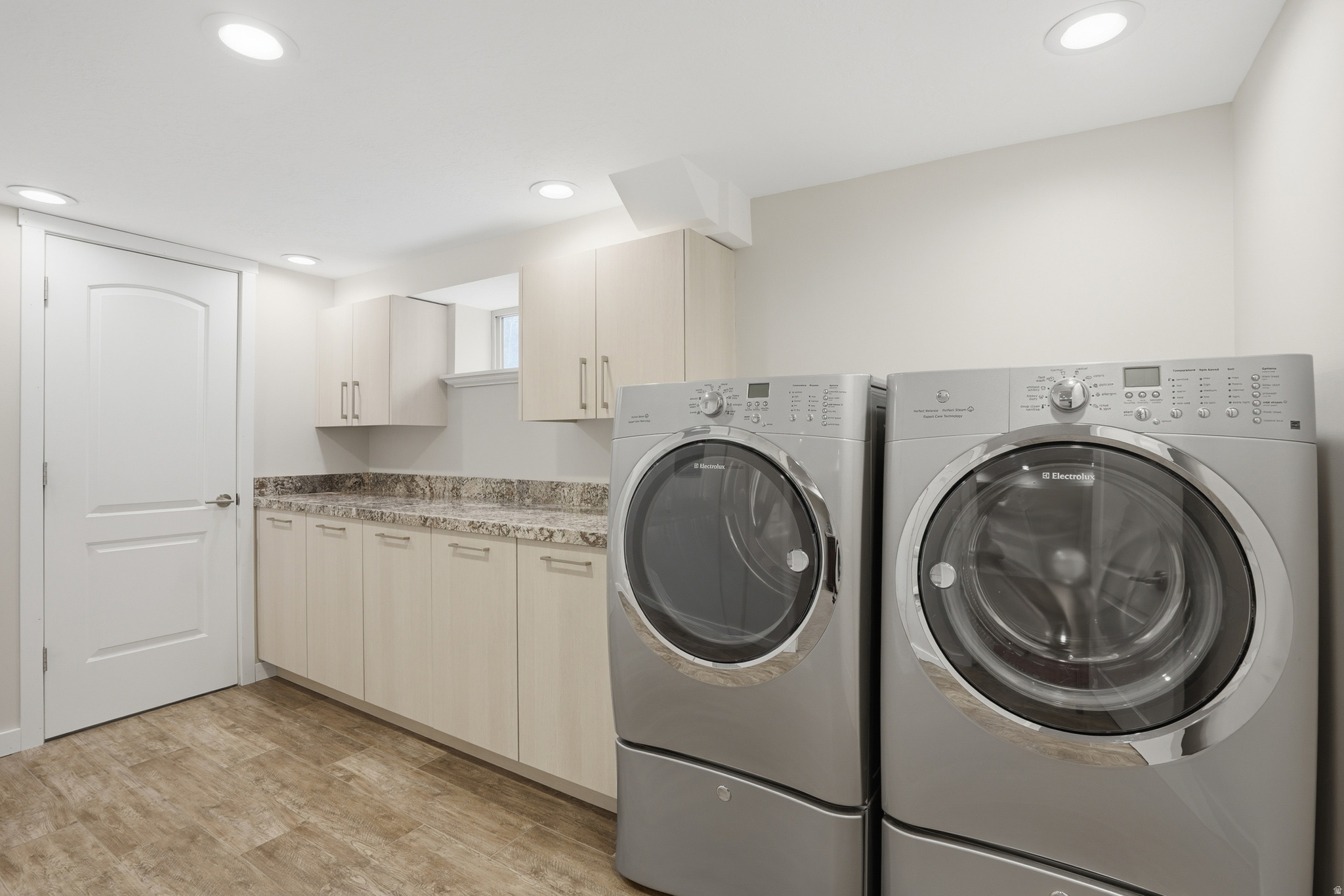 FULLER GARDENS - Residential
