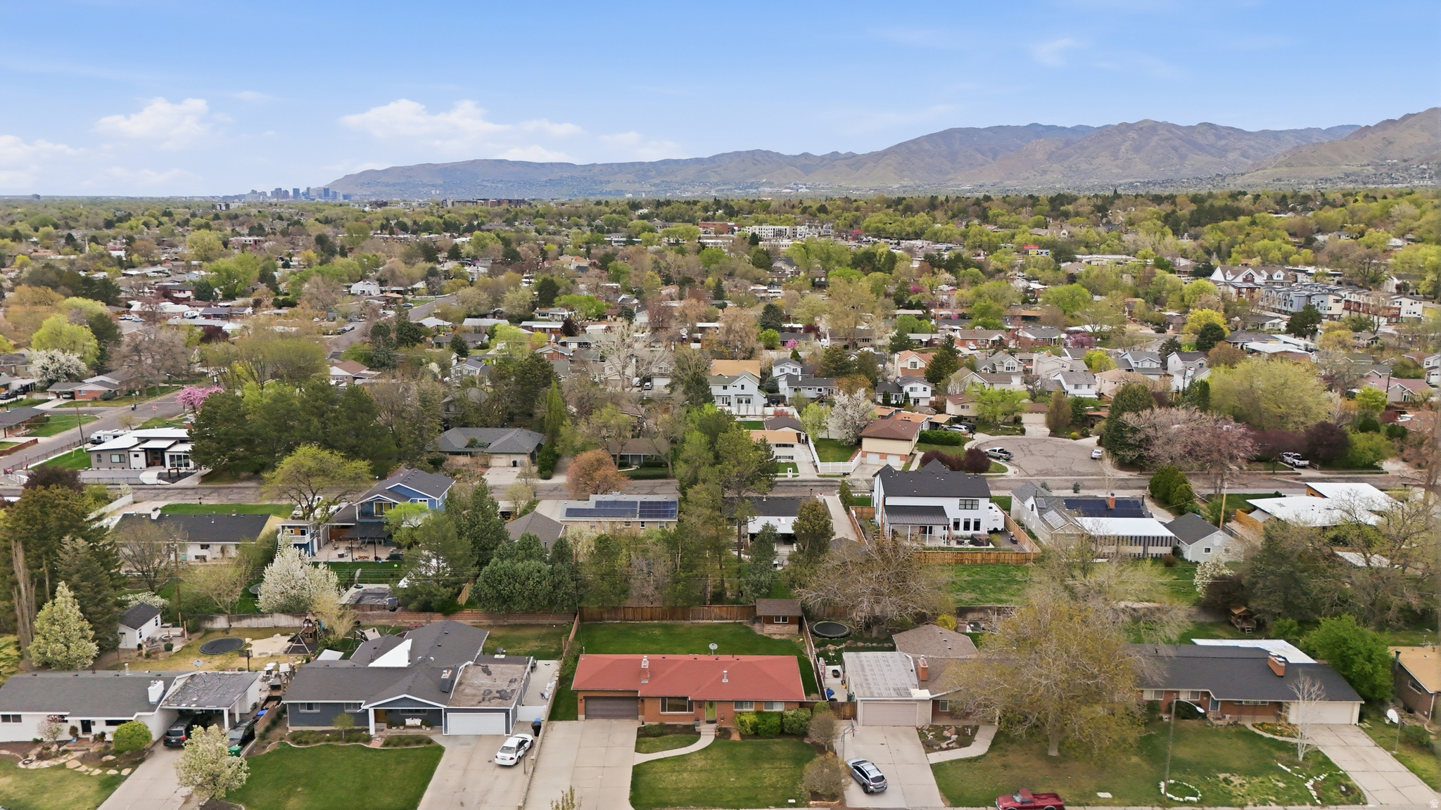 FULLER GARDENS - Residential