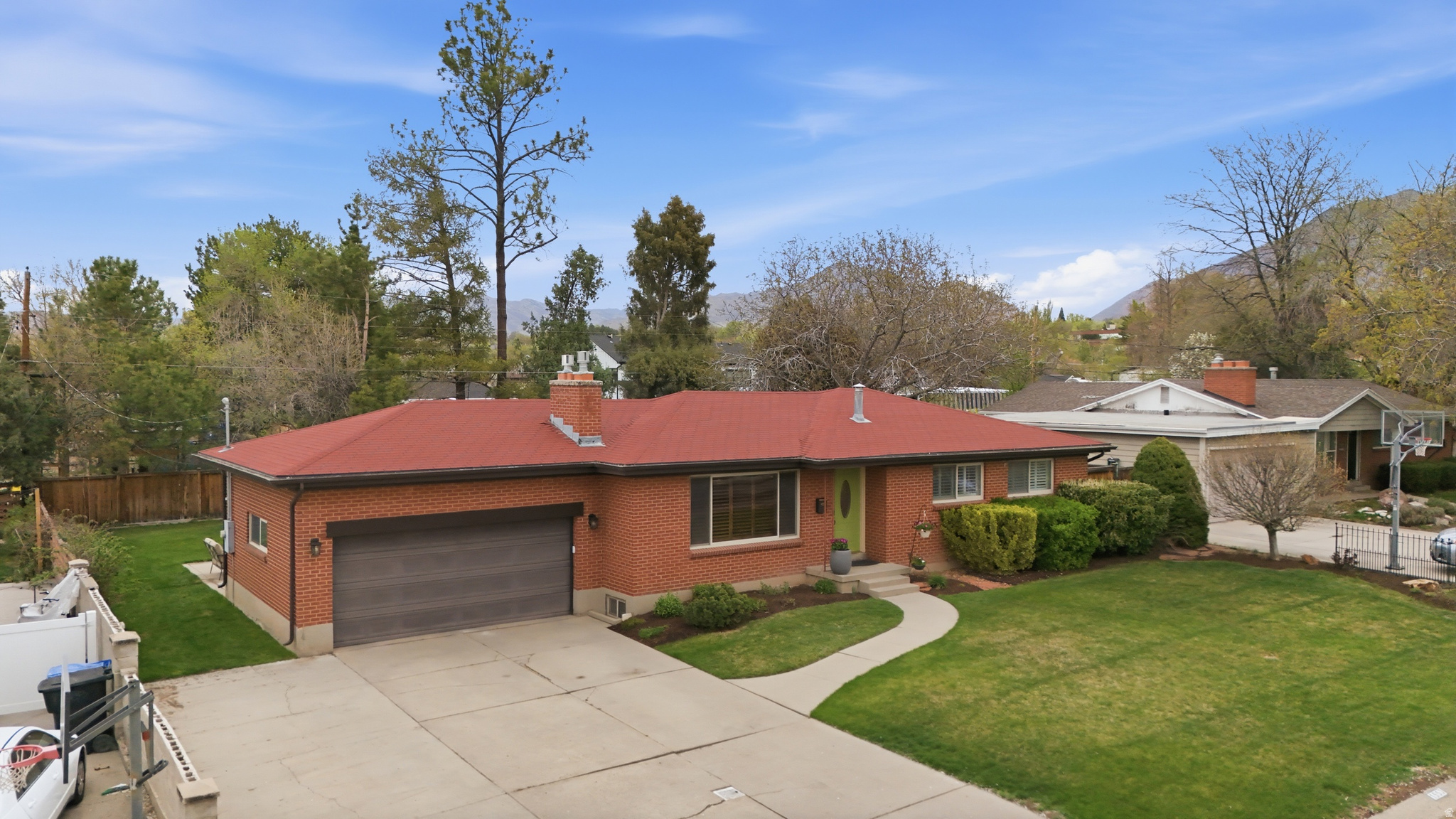 FULLER GARDENS - Residential