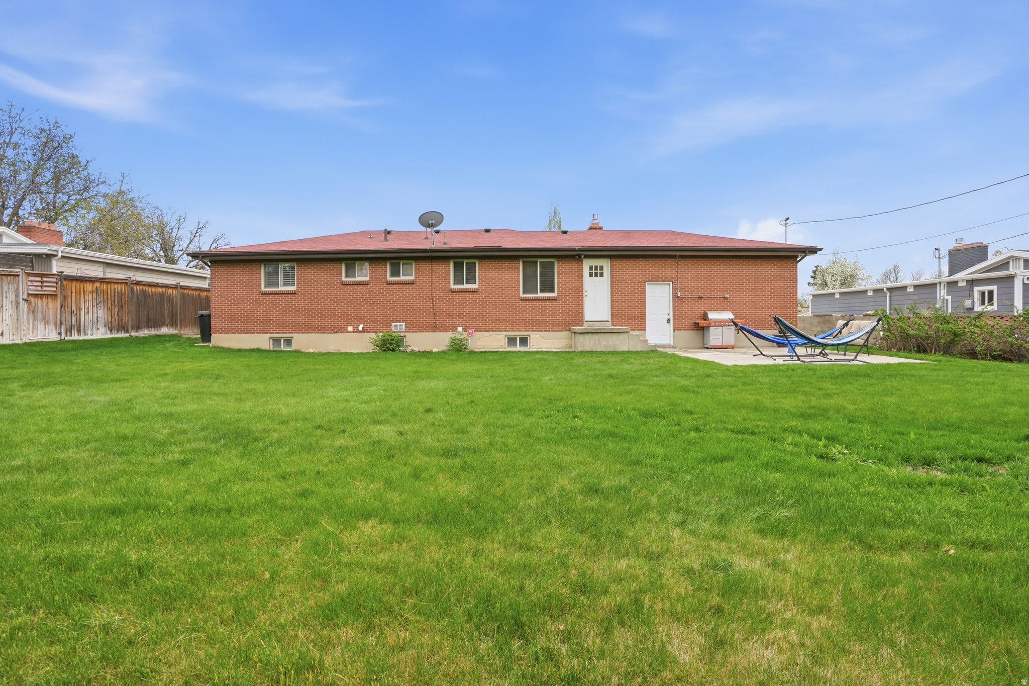 FULLER GARDENS - Residential