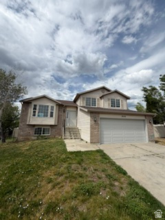 Fantastic Remodel in a great area. New Quartz Countertops, STainless STeel Microwave and Stove, Carpet, Fresh paint, Updated kitchens and Bathrooms with a spacious lay out and much, much more.  Hurry will move fast. Buyer to verify all info.