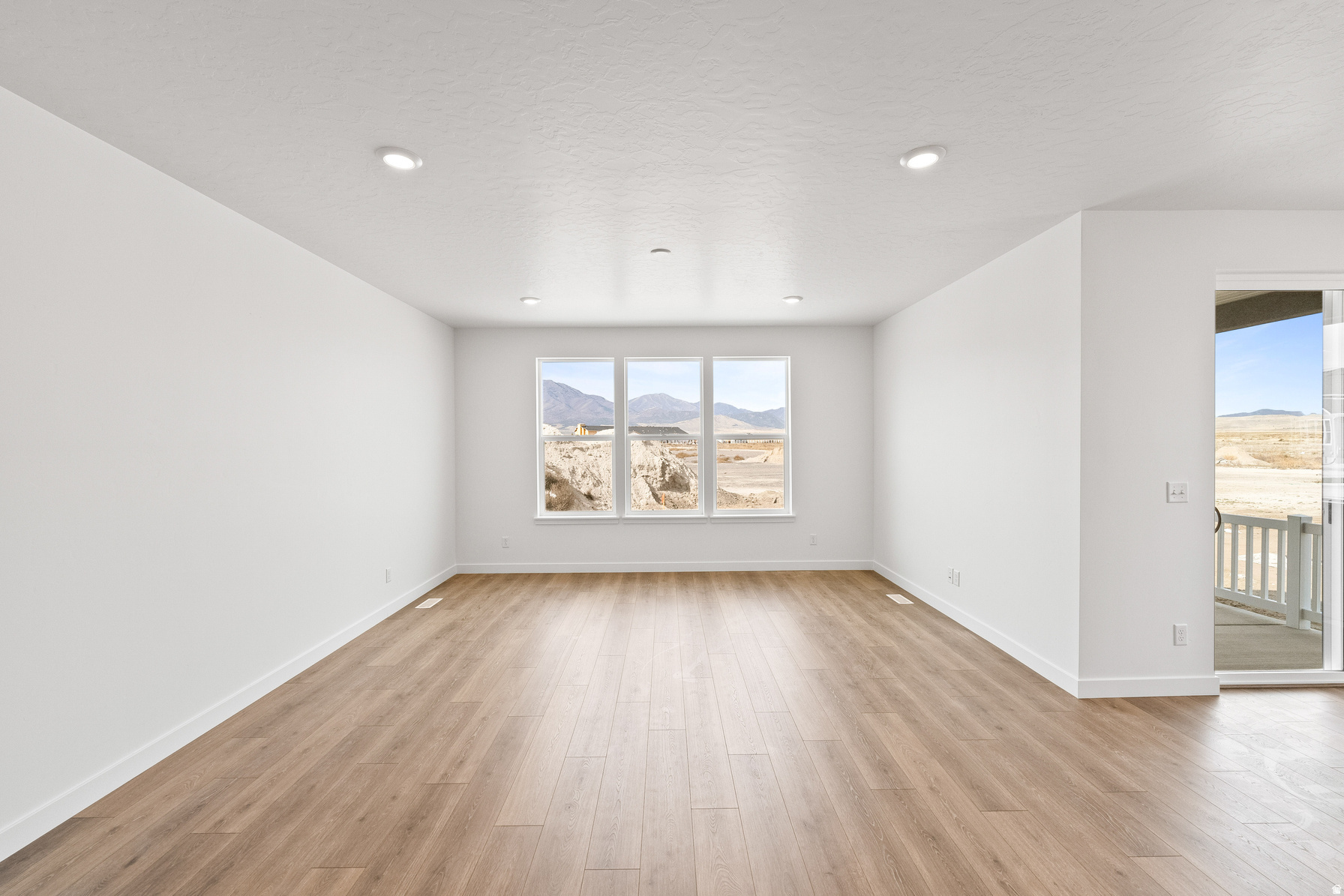 PONY EXPRESS ESTATES - Residential