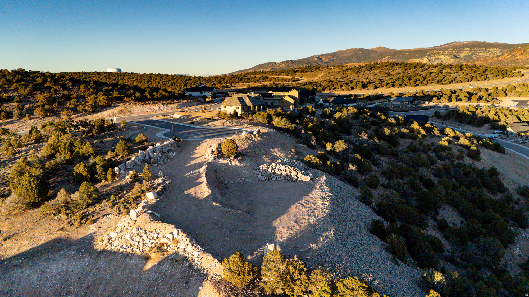 SADDLEBACK RIDGE - Land