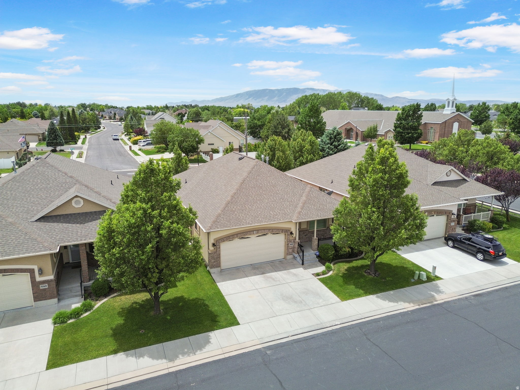 BROOKHAVEN VILLAS - Residential