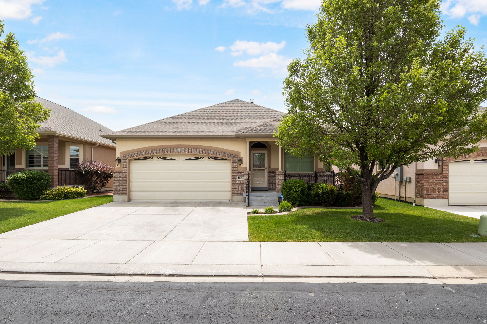 BROOKHAVEN VILLAS - Residential