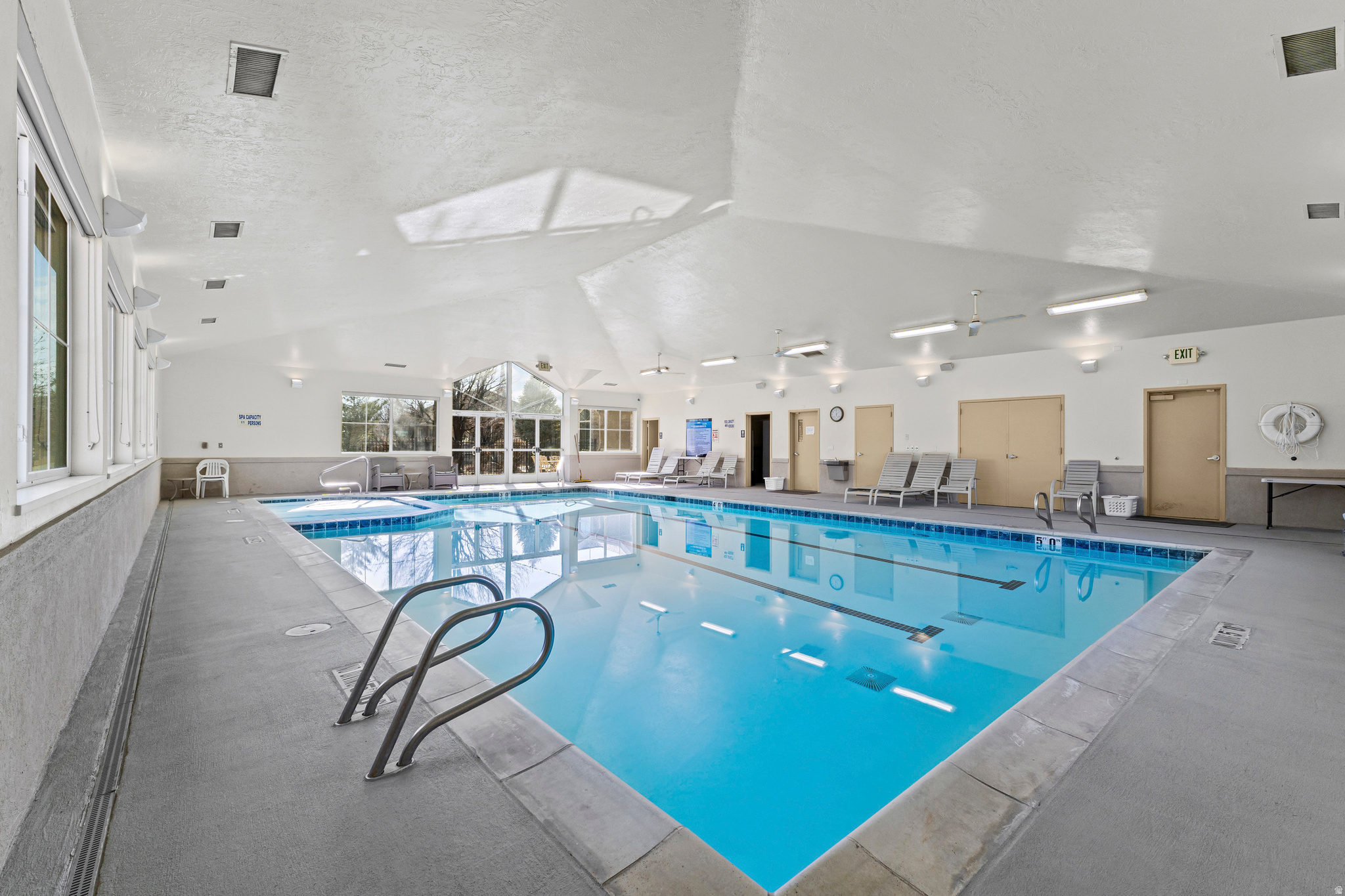 BROOKHAVEN VILLAS - Residential