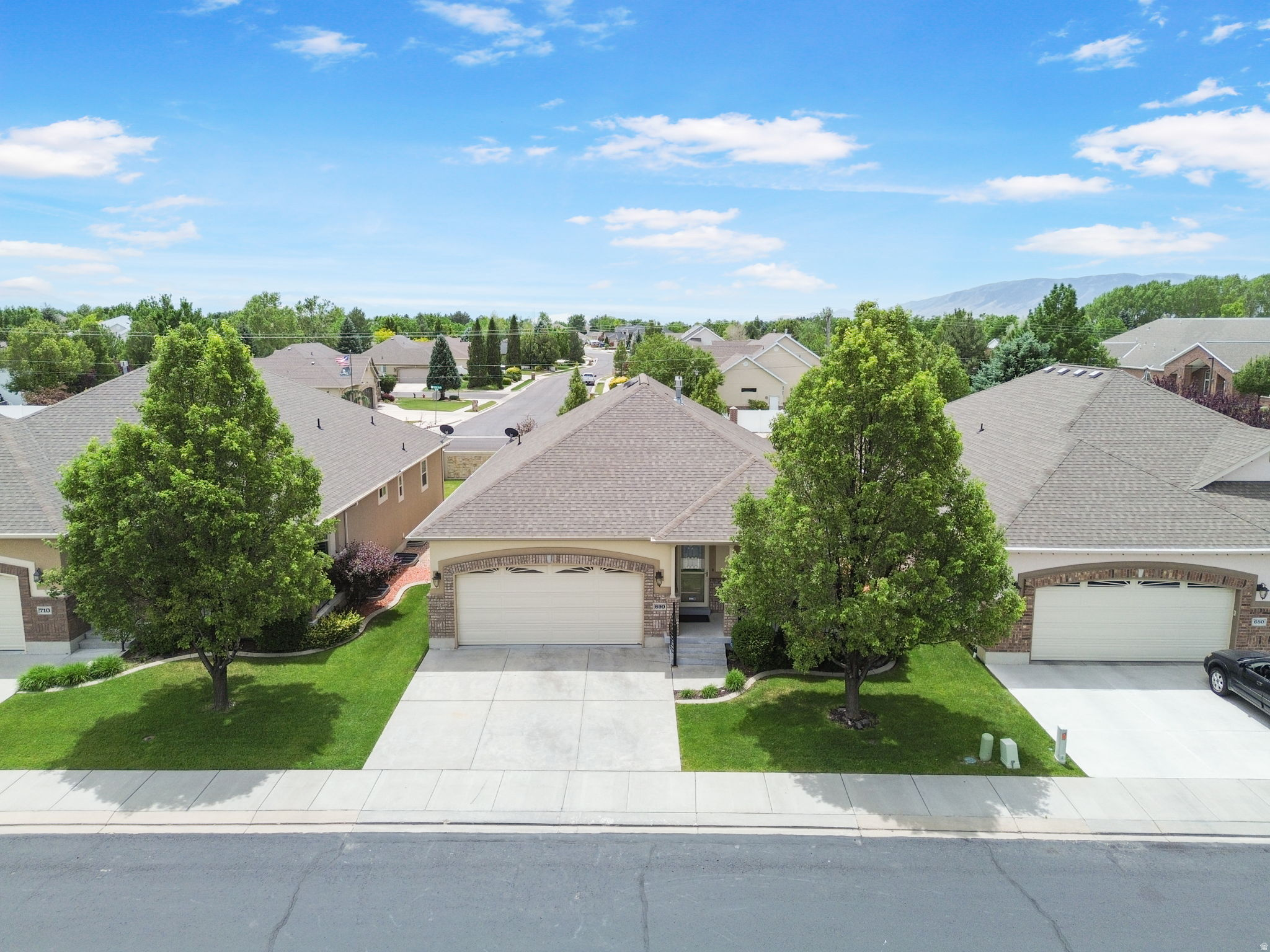 BROOKHAVEN VILLAS - Residential