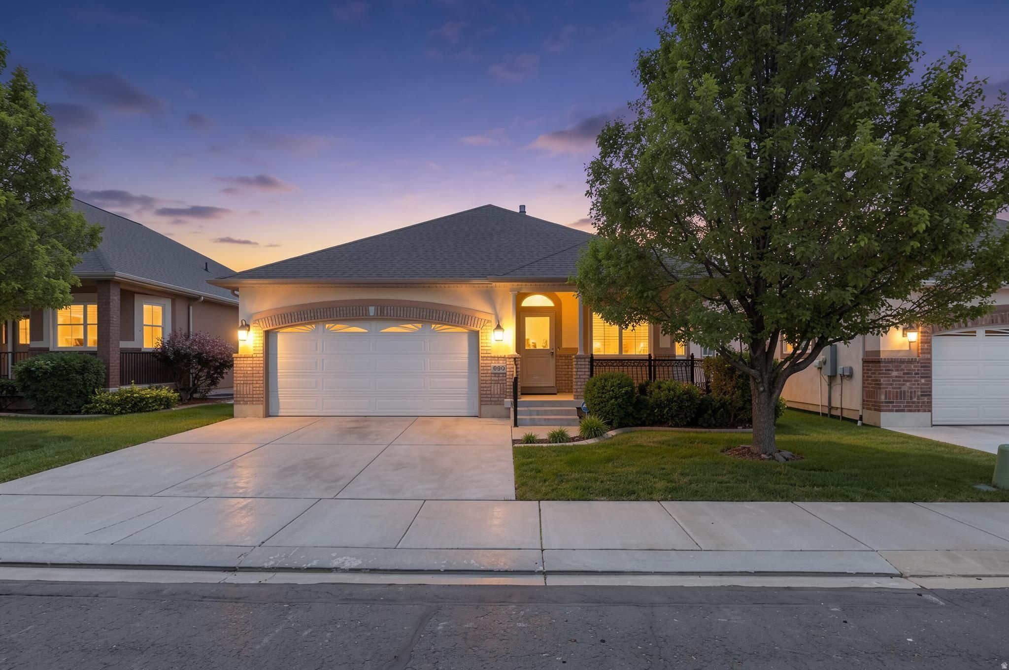 BROOKHAVEN VILLAS - Residential
